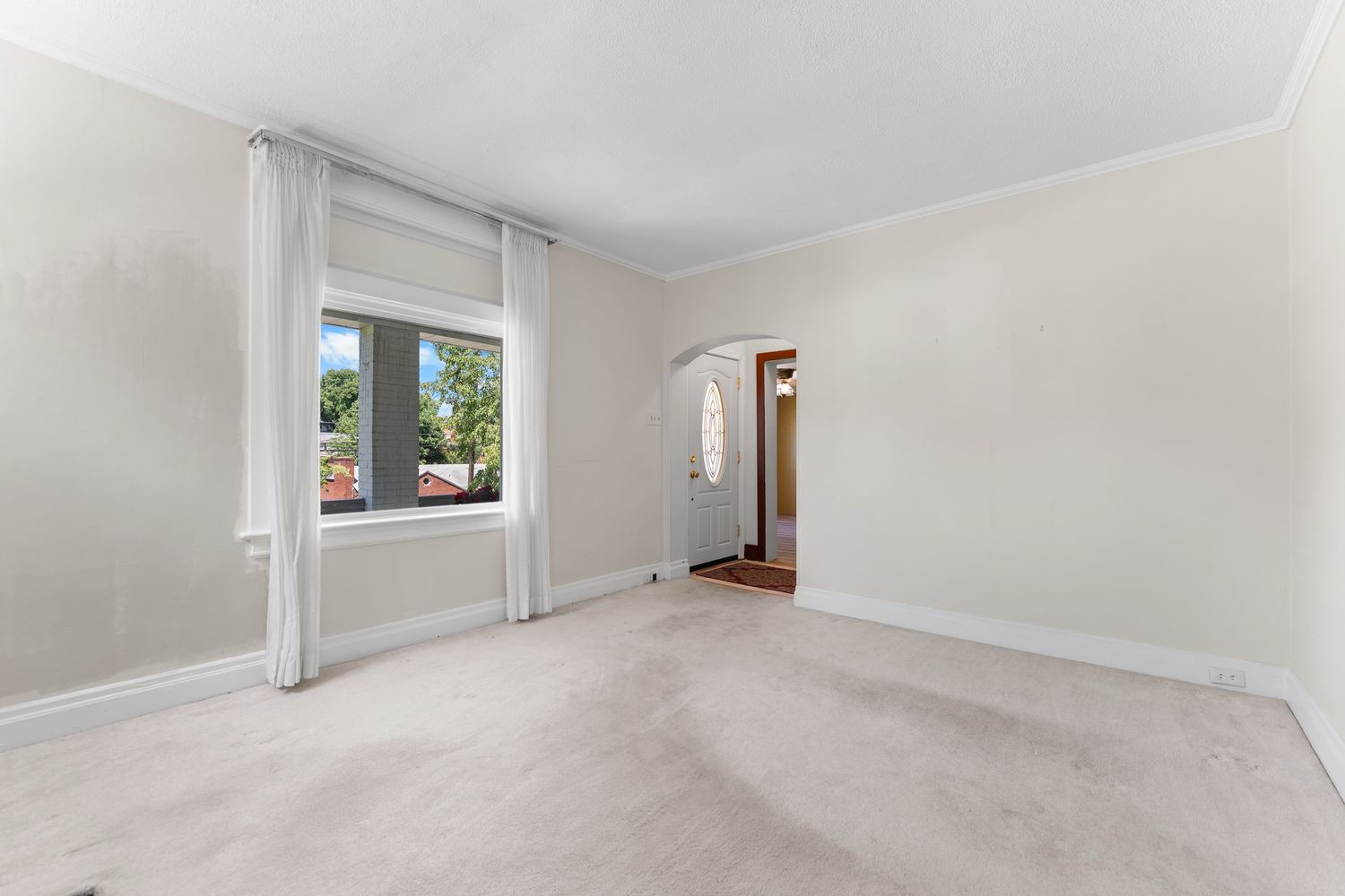 833 Chalmers Place