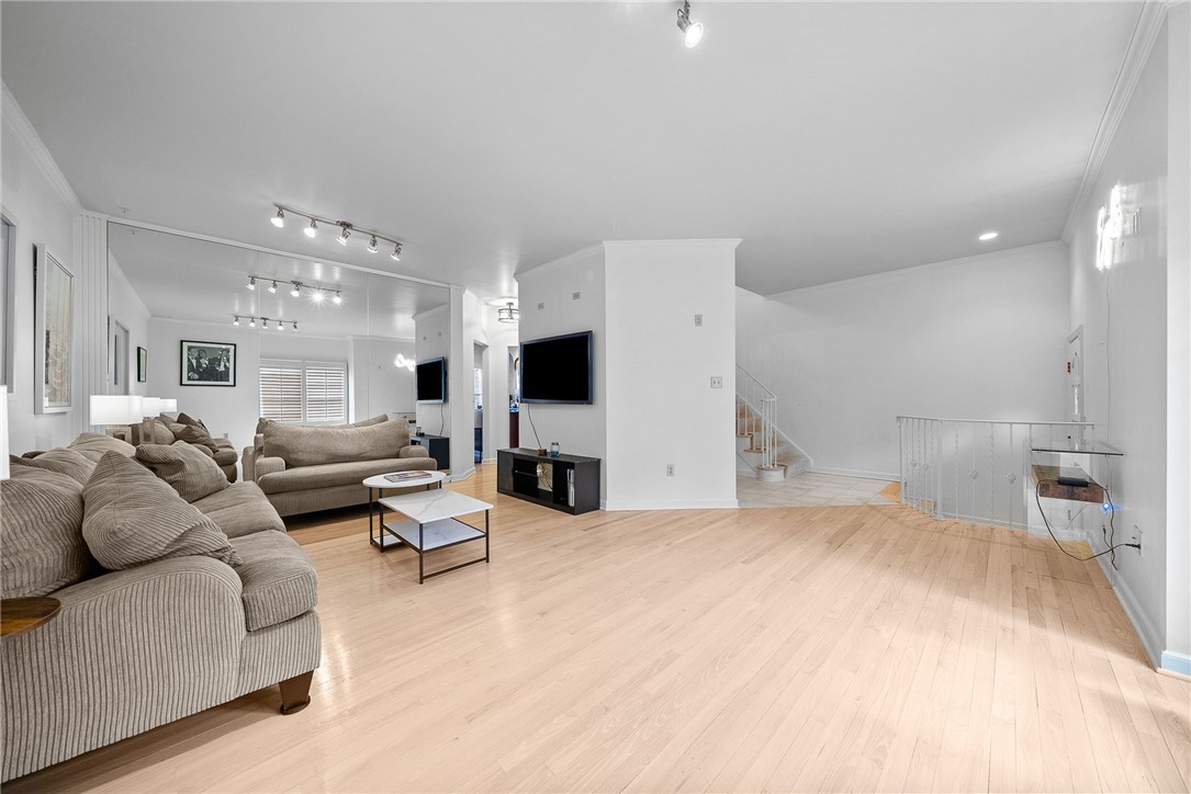 302 Kingsberry Cir