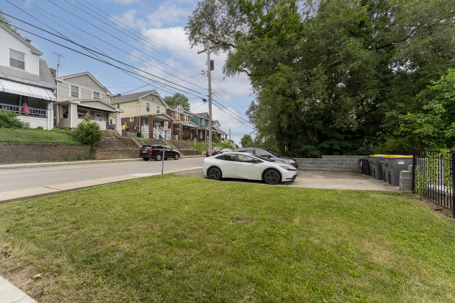 3031 Pinehurst Ave