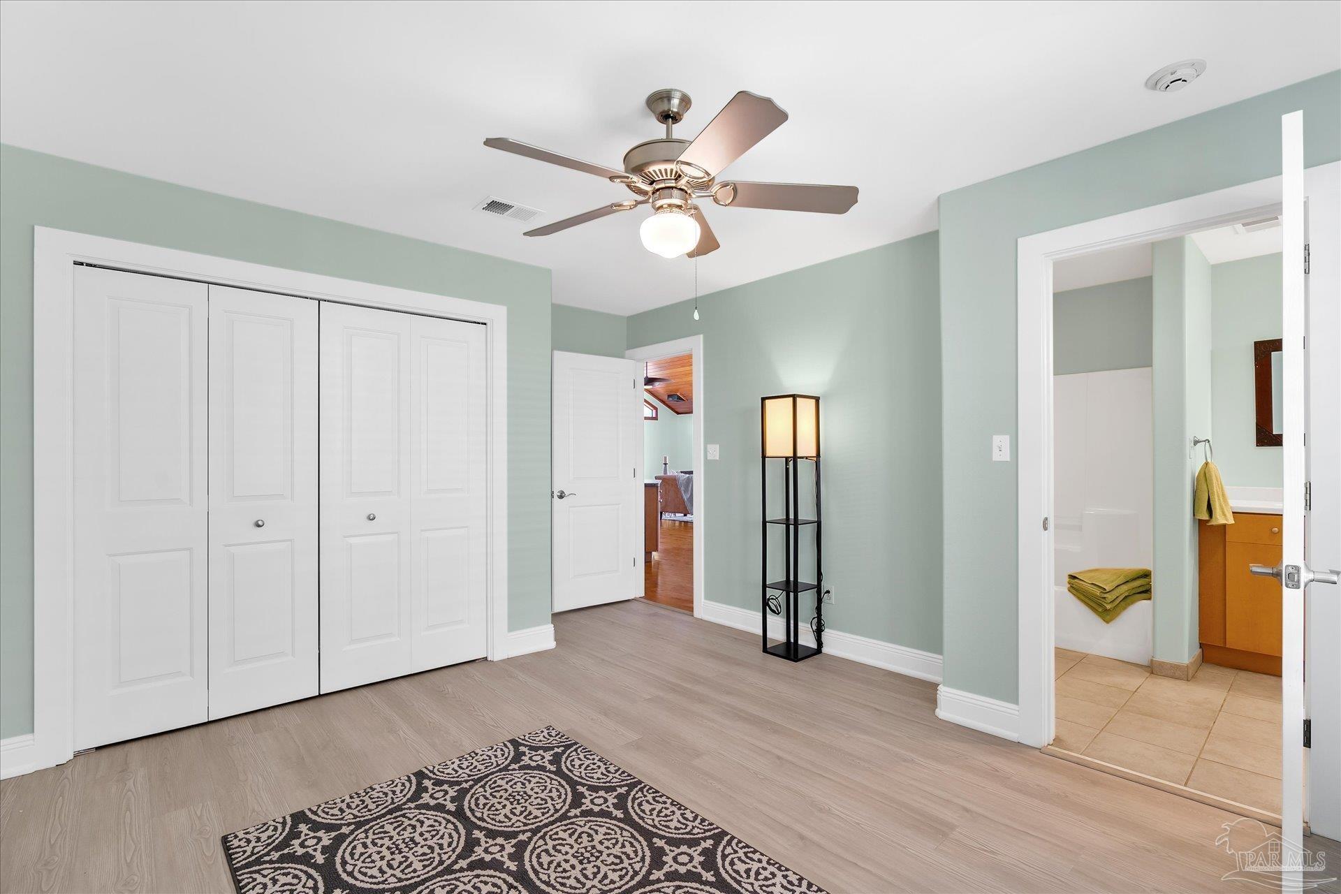 927 Coronado Dr