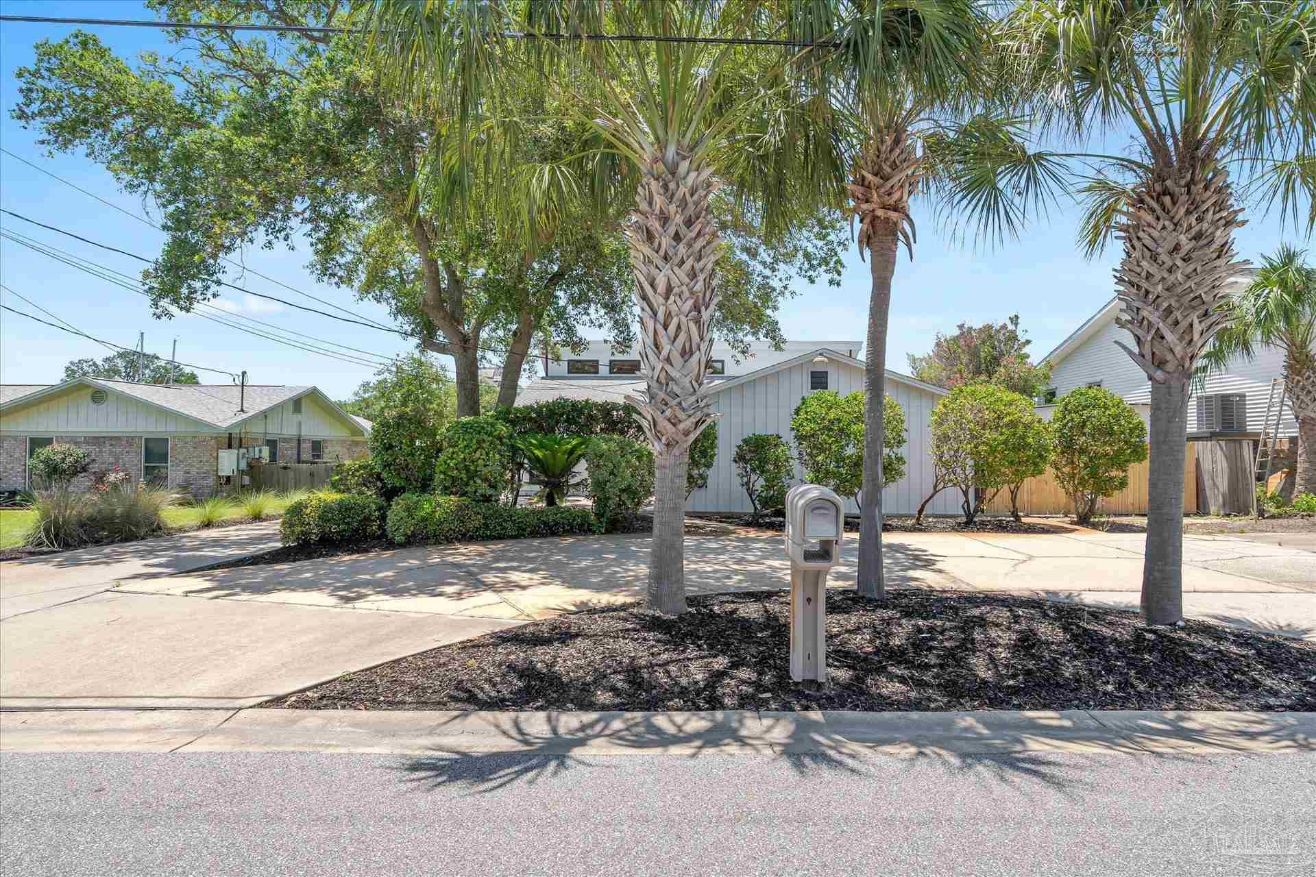 927 Coronado Dr