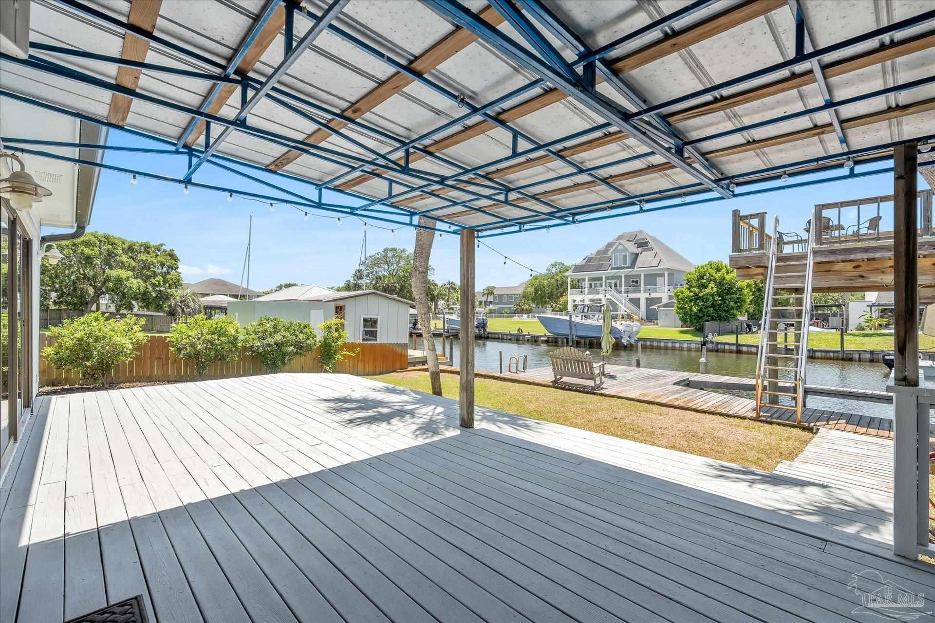 927 Coronado Dr