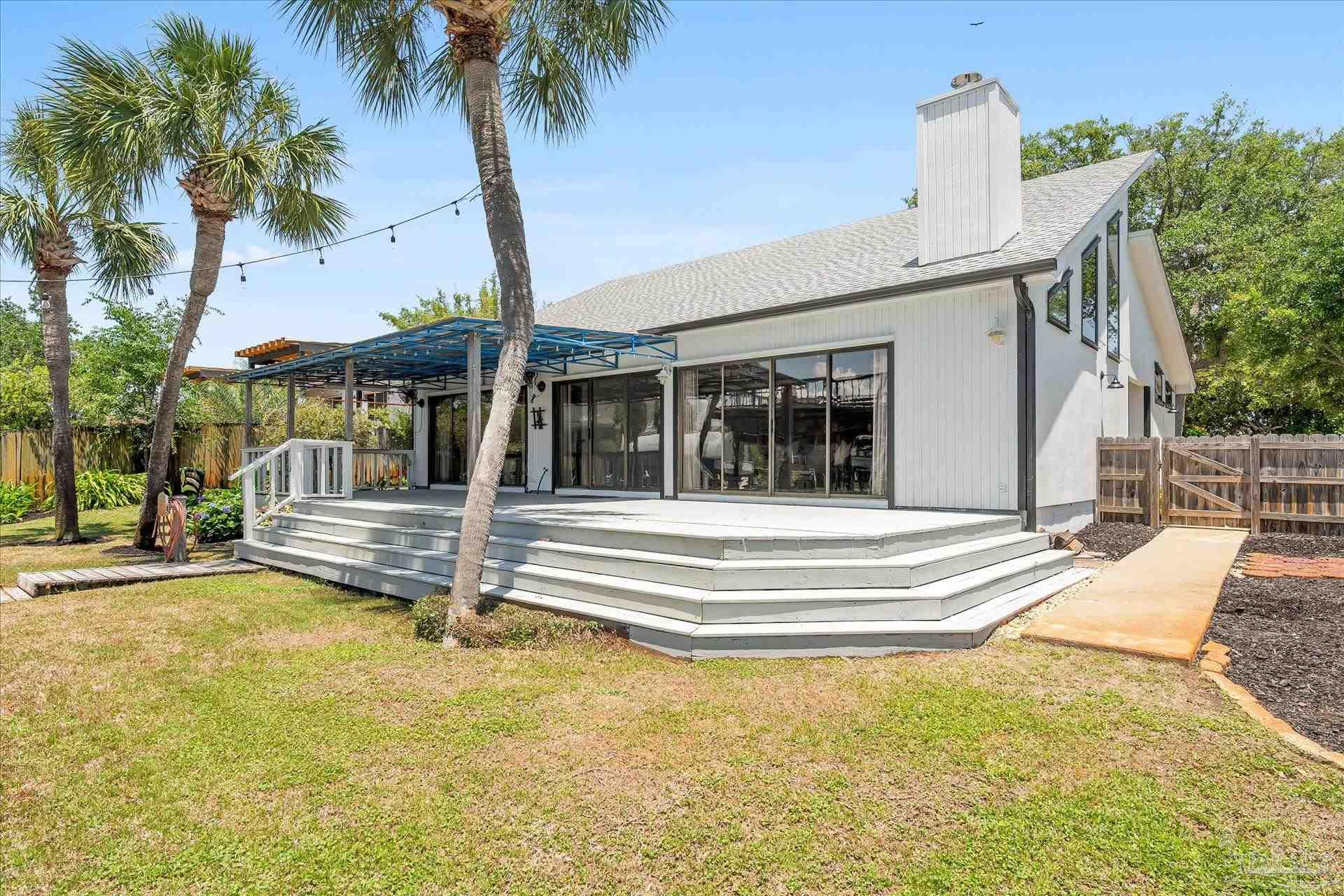 927 Coronado Dr