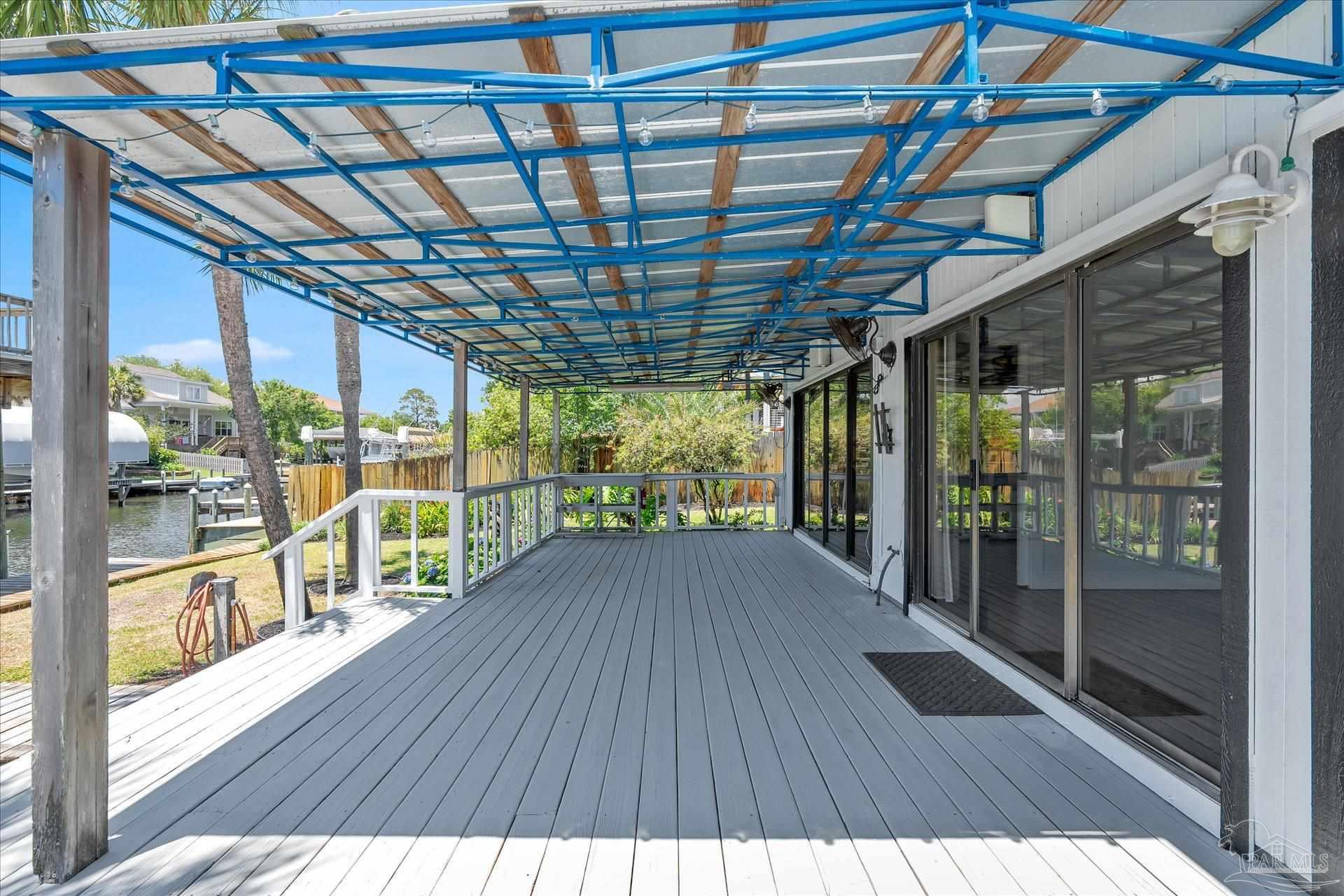 927 Coronado Dr