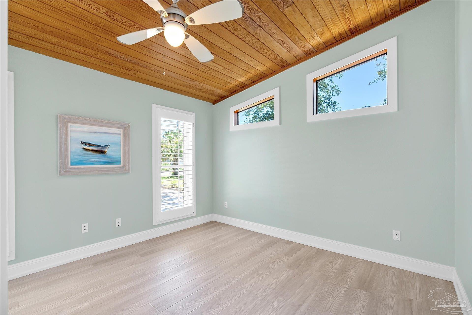 927 Coronado Dr