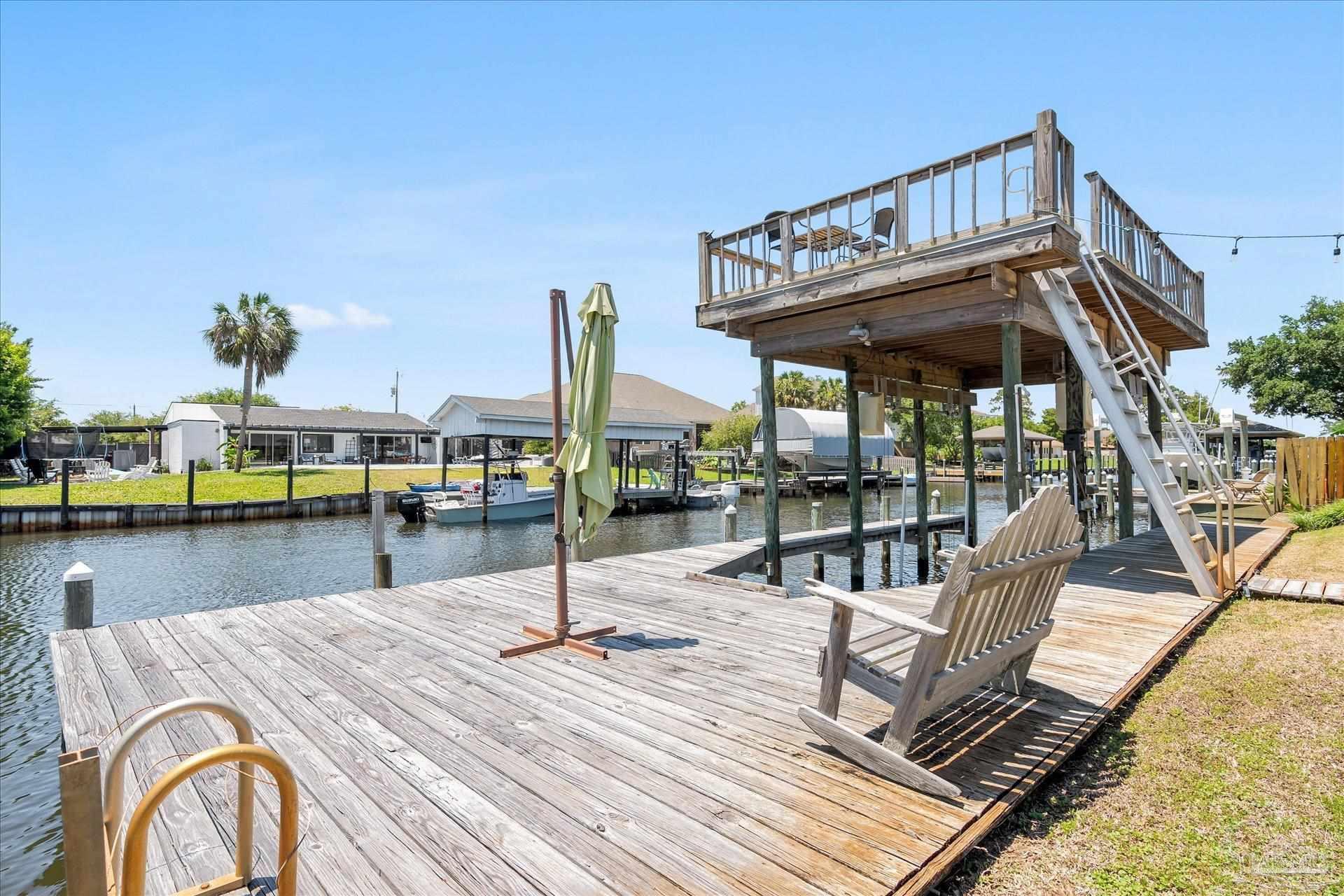 927 Coronado Dr