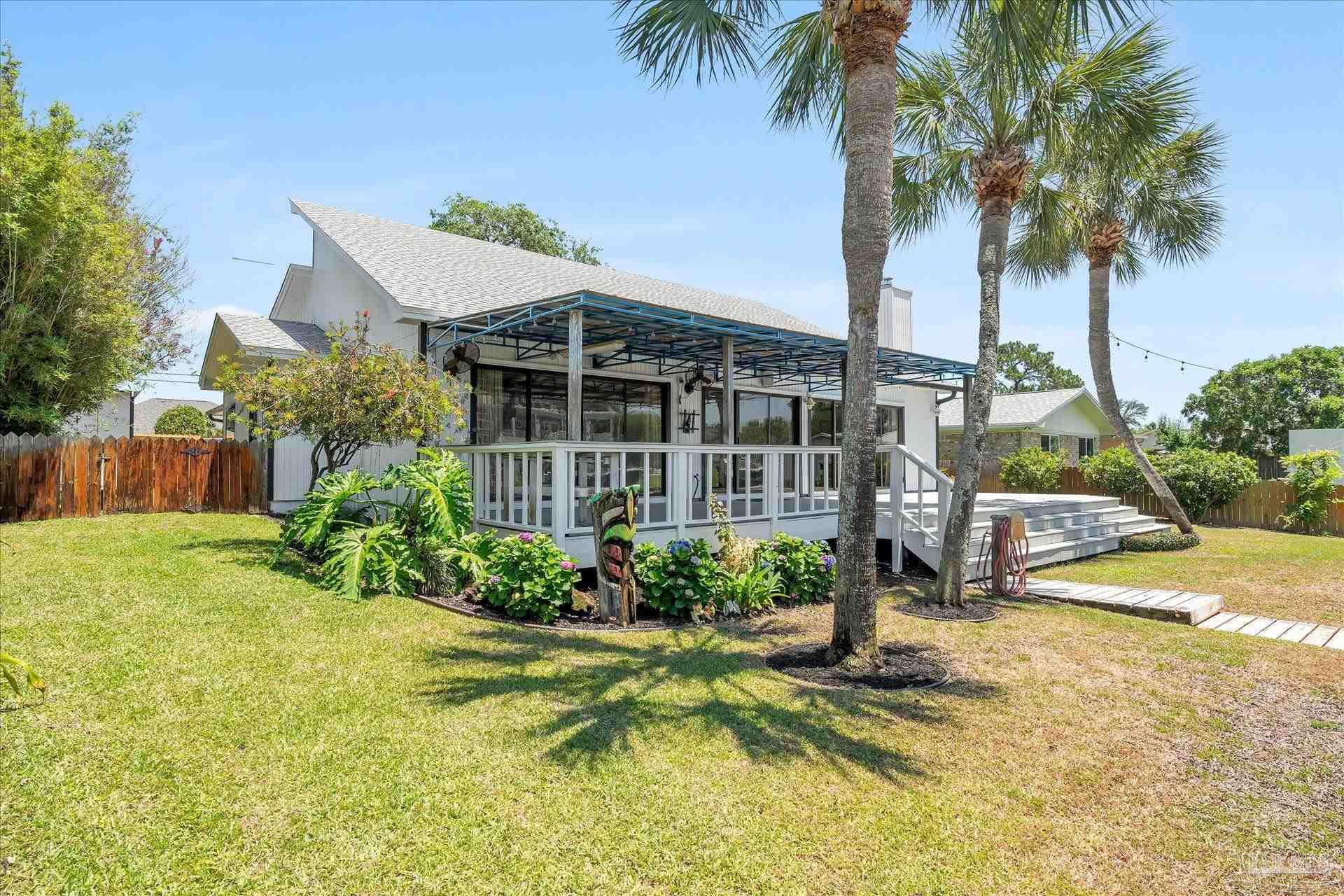 927 Coronado Dr