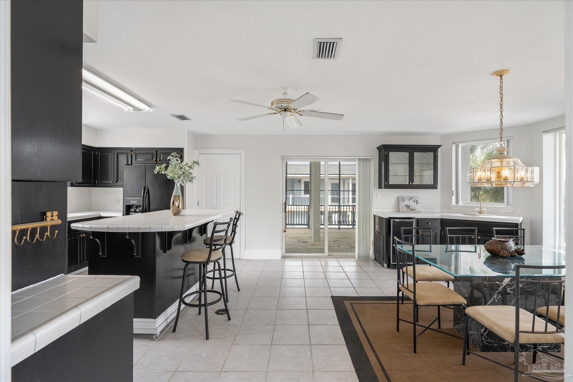 1807 Via Deluna Dr