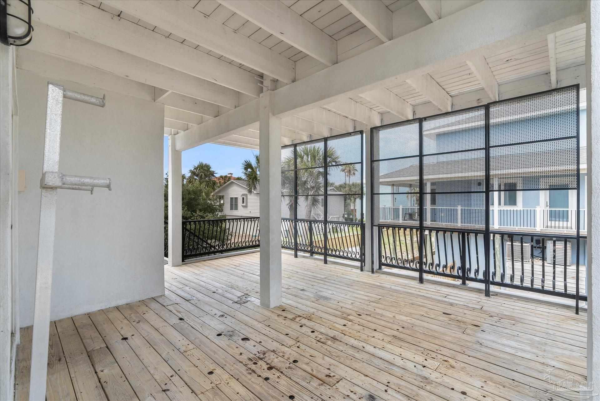 1807 Via Deluna Dr
