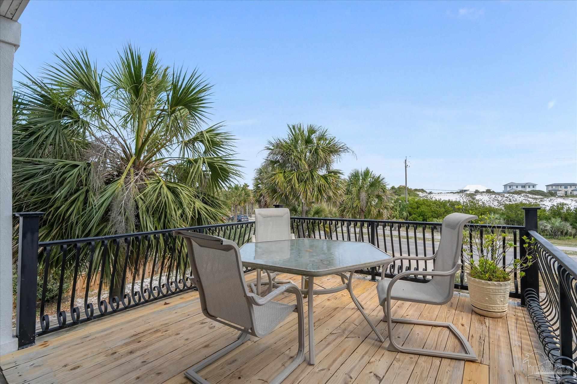 1807 Via Deluna Dr