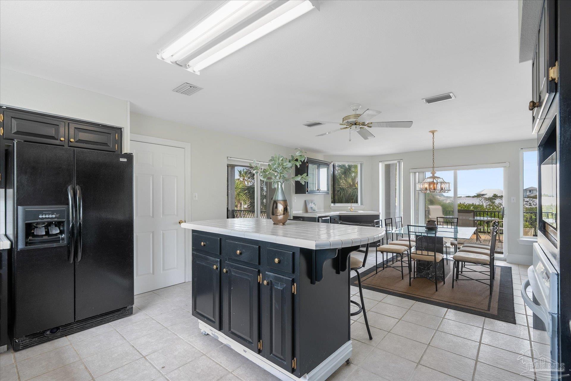 1807 Via Deluna Dr