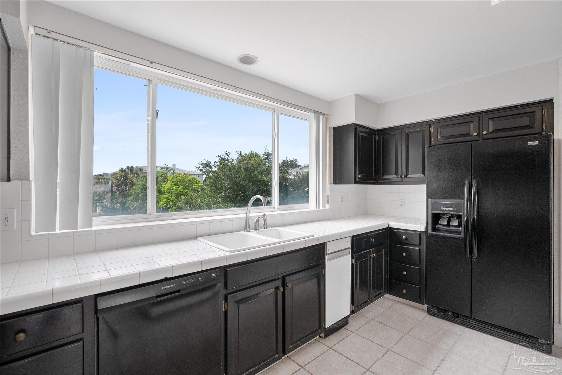 1807 Via Deluna Dr