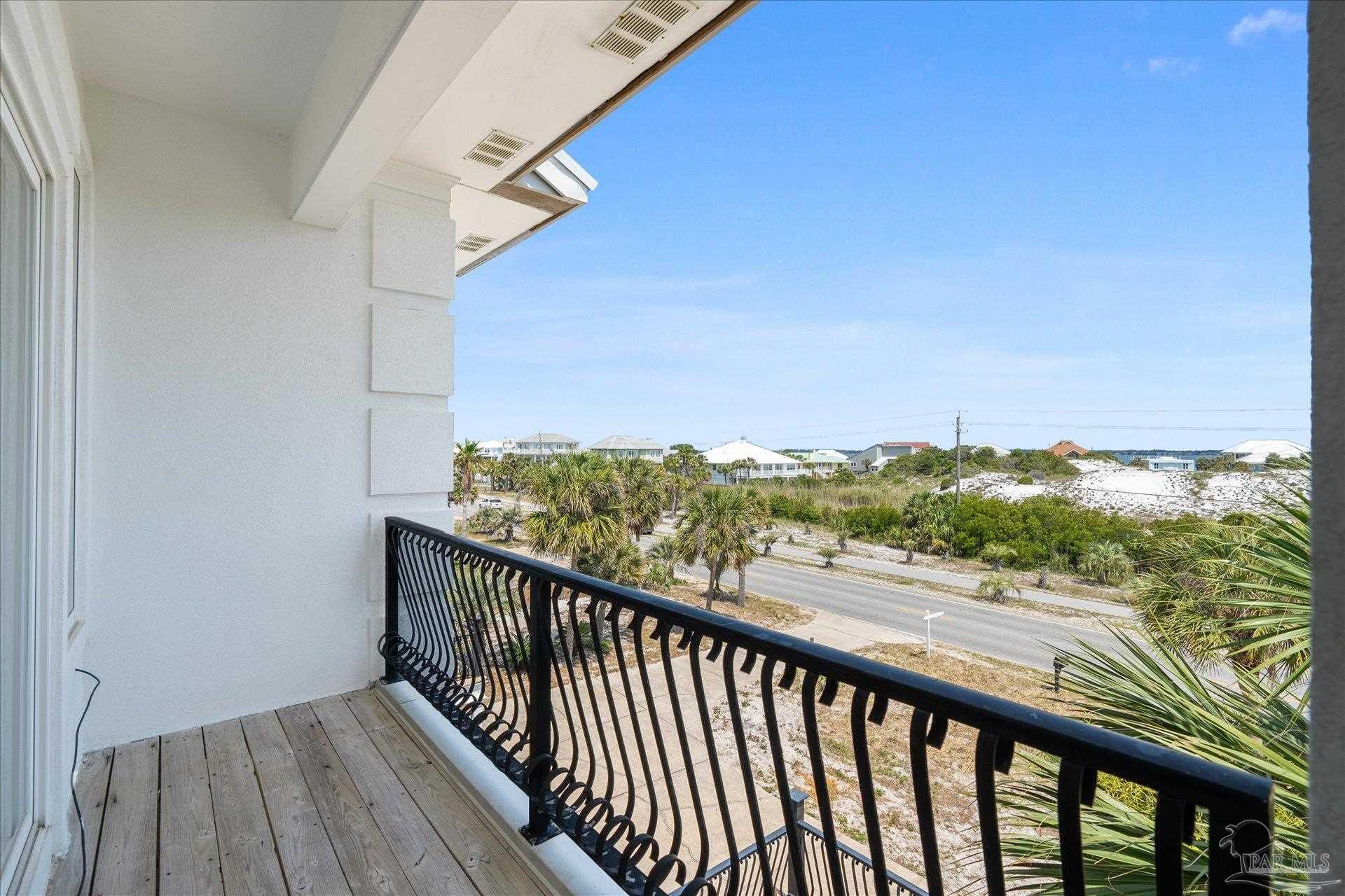1807 Via Deluna Dr