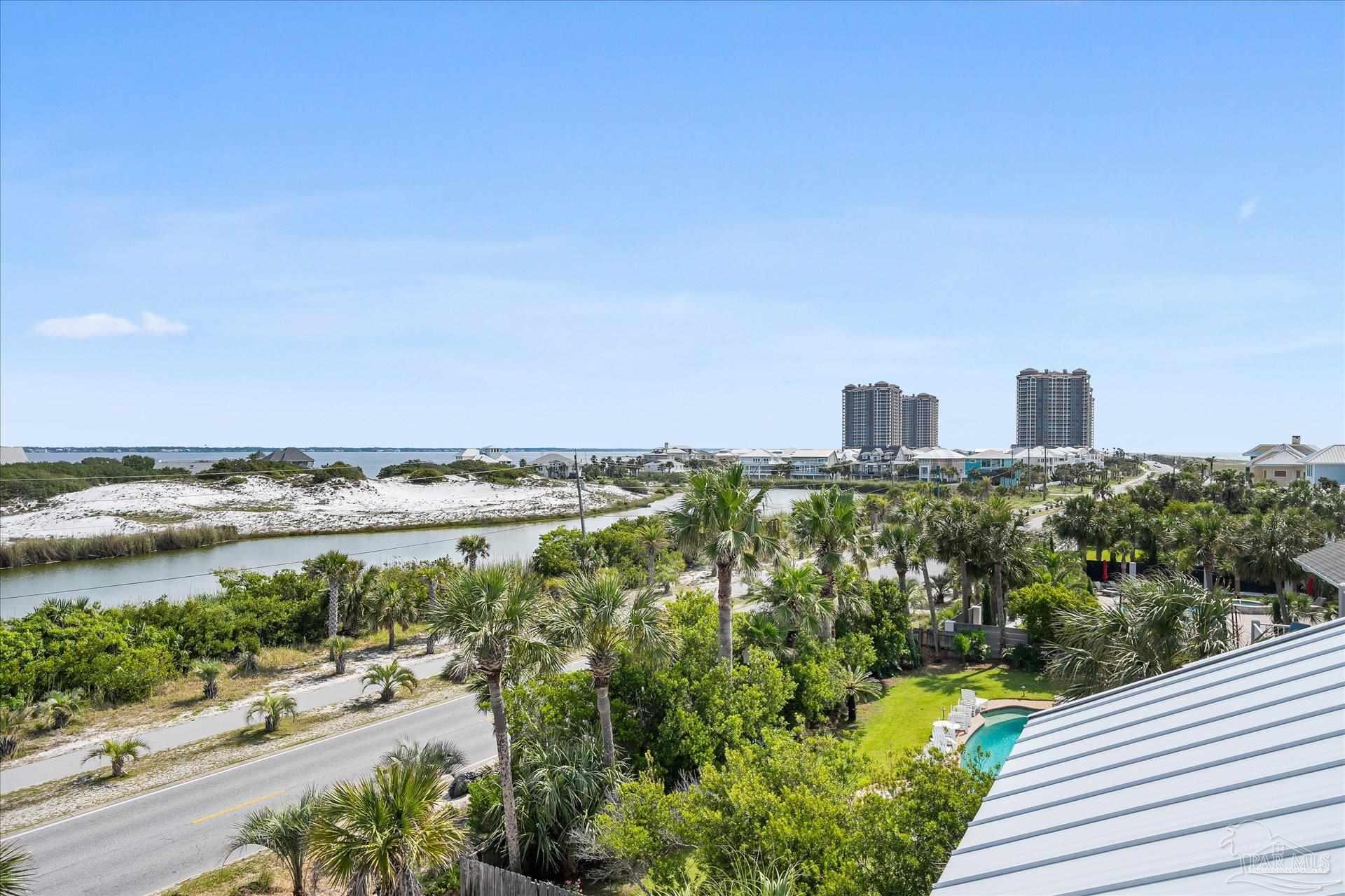 1807 Via Deluna Dr