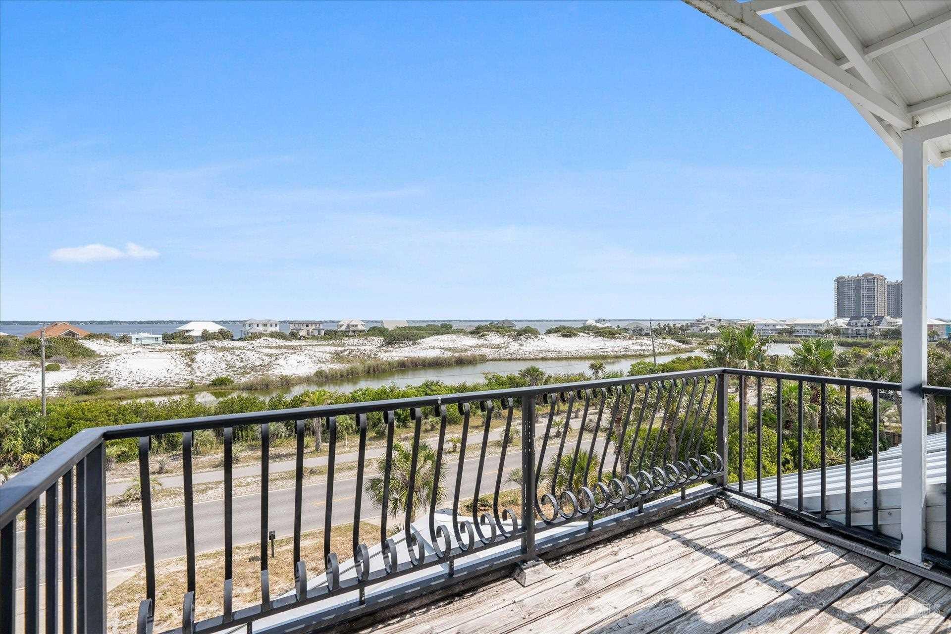 1807 Via Deluna Dr