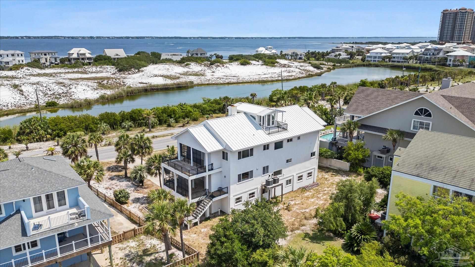 1807 Via Deluna Dr