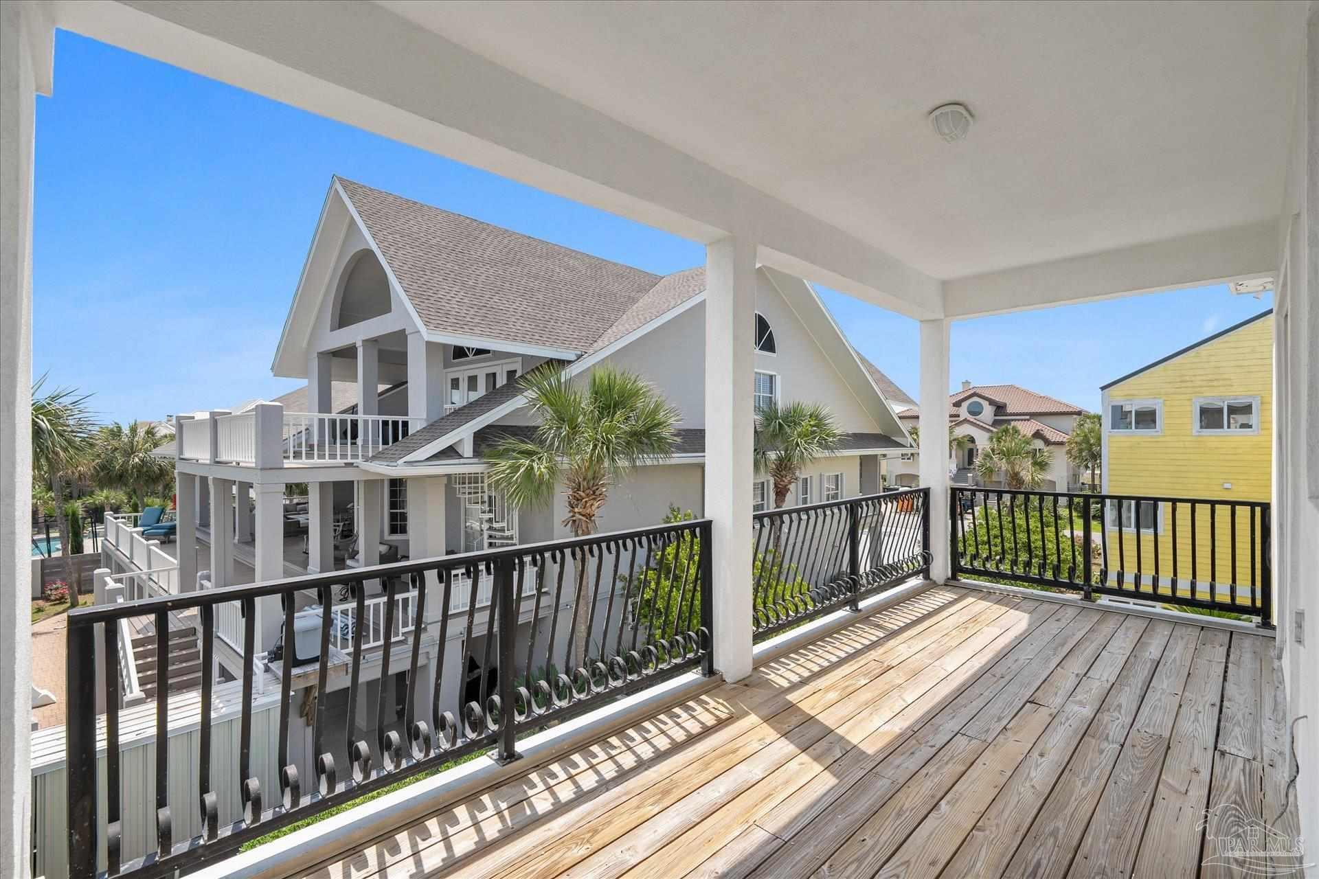 1807 Via Deluna Dr