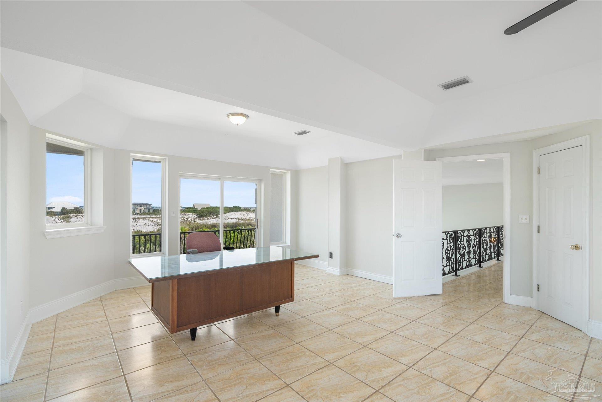 1807 Via Deluna Dr
