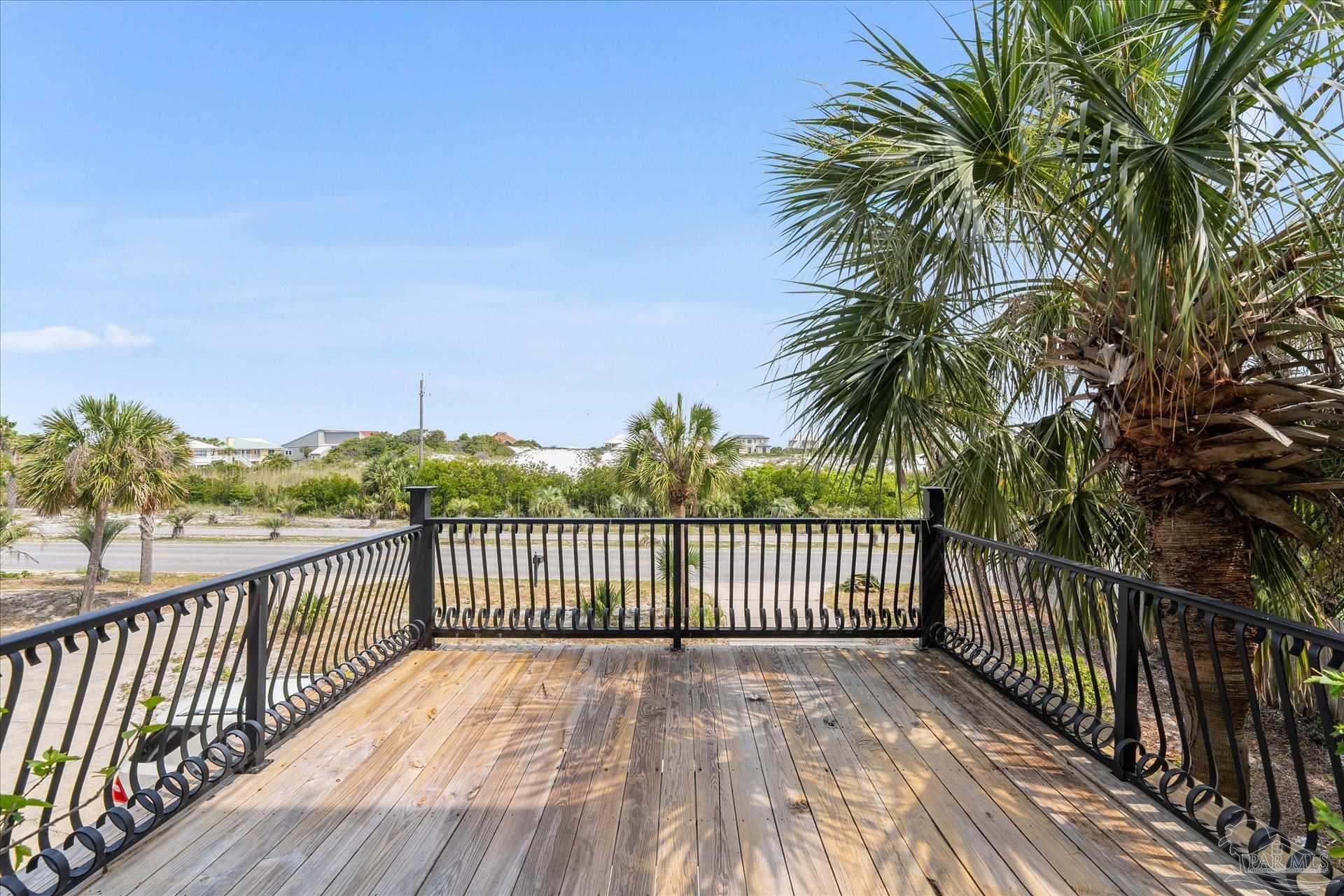 1807 Via Deluna Dr