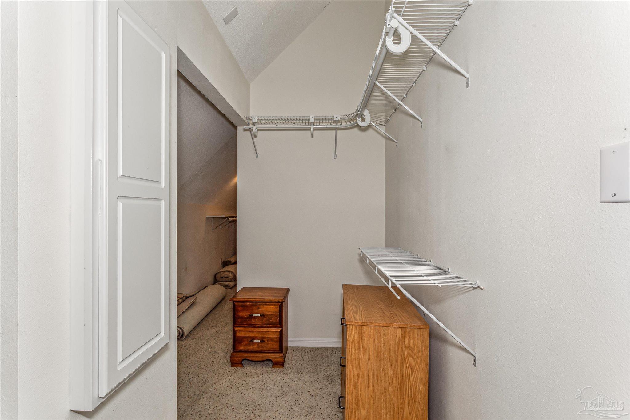 1114 Park Ln