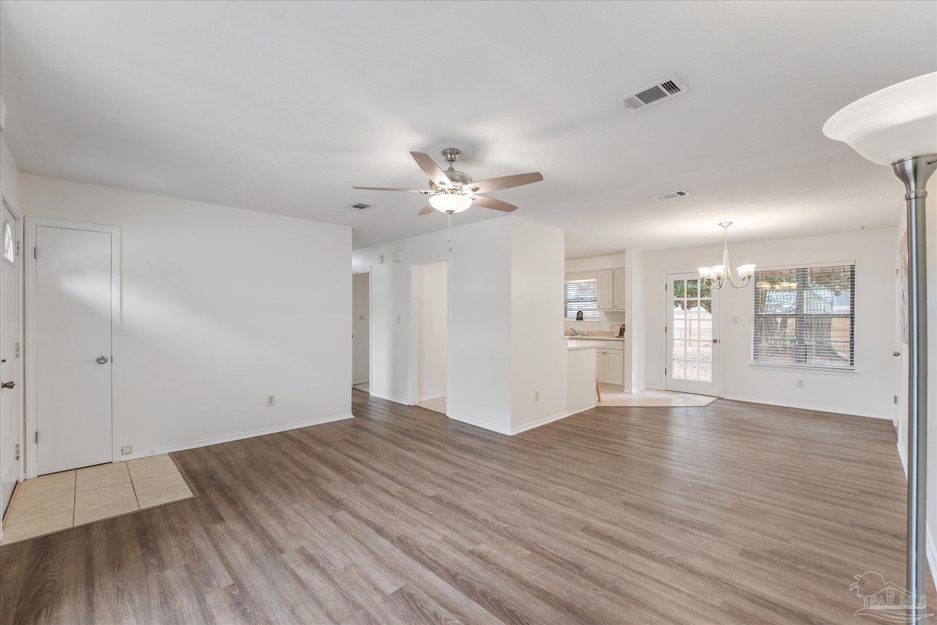 7805 Coronet Ln