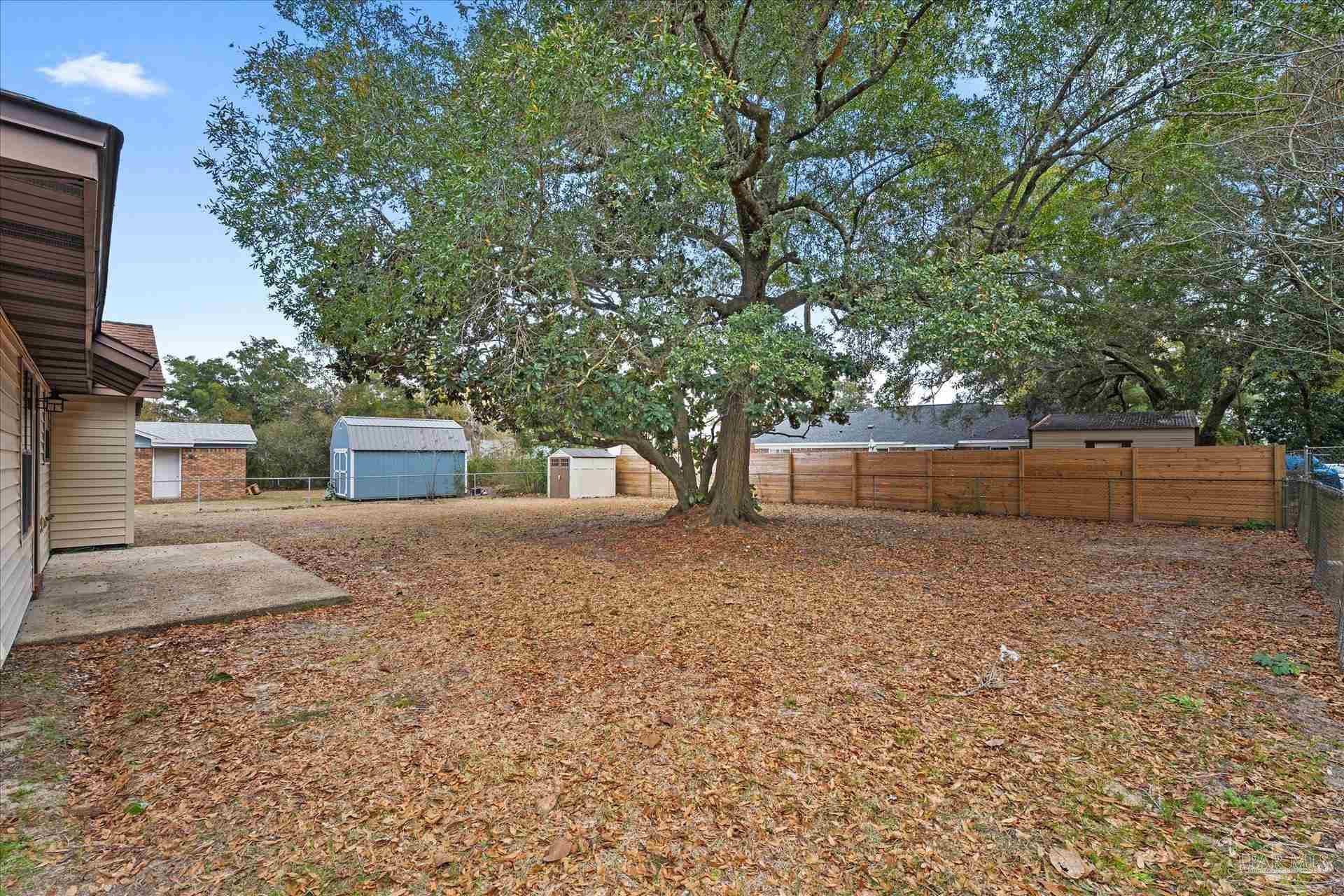 7805 Coronet Ln