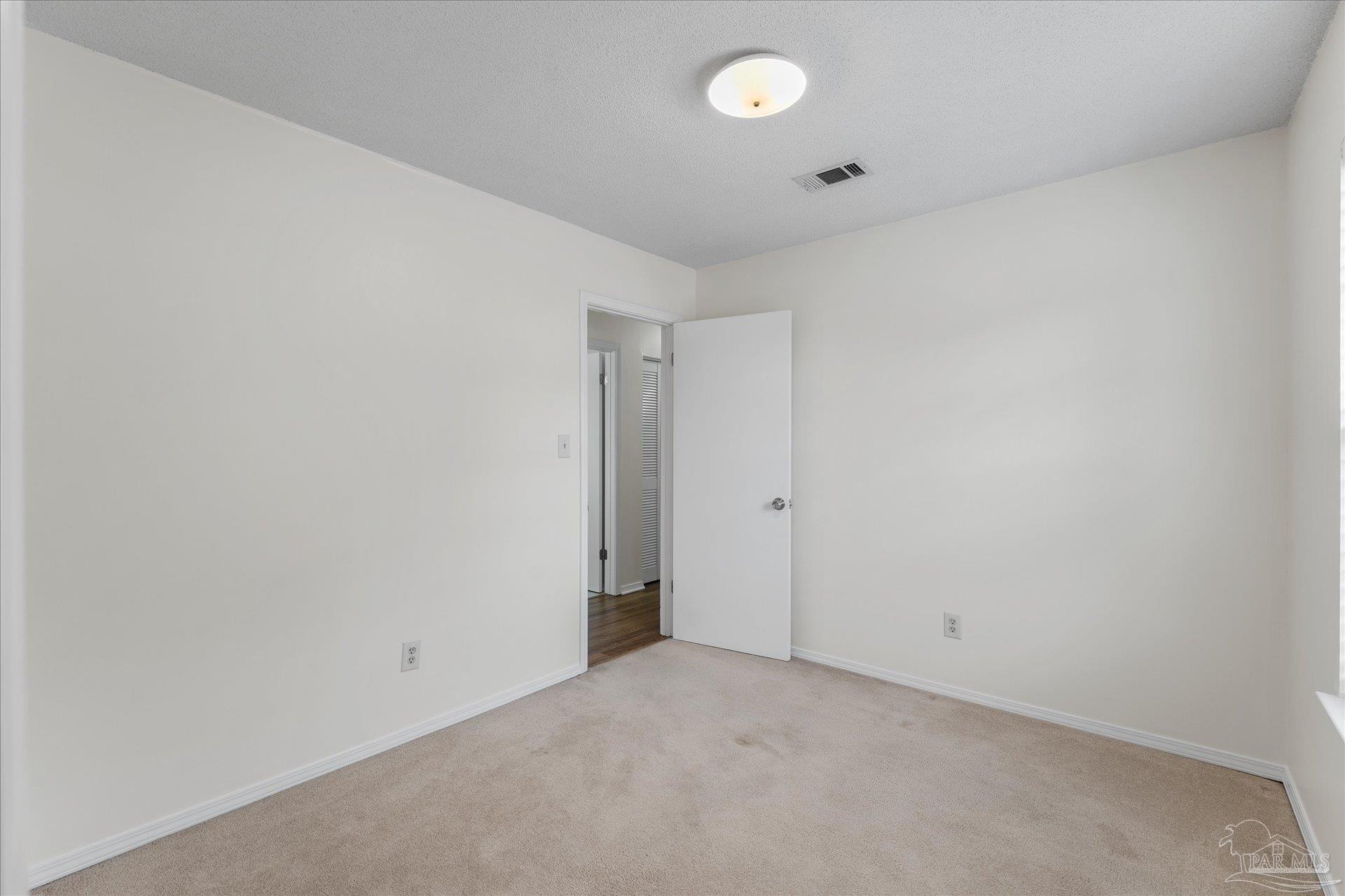 7805 Coronet Ln