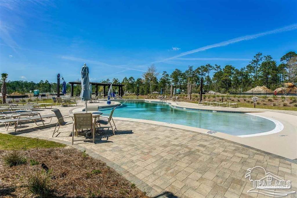 4005 Whitetail Ln