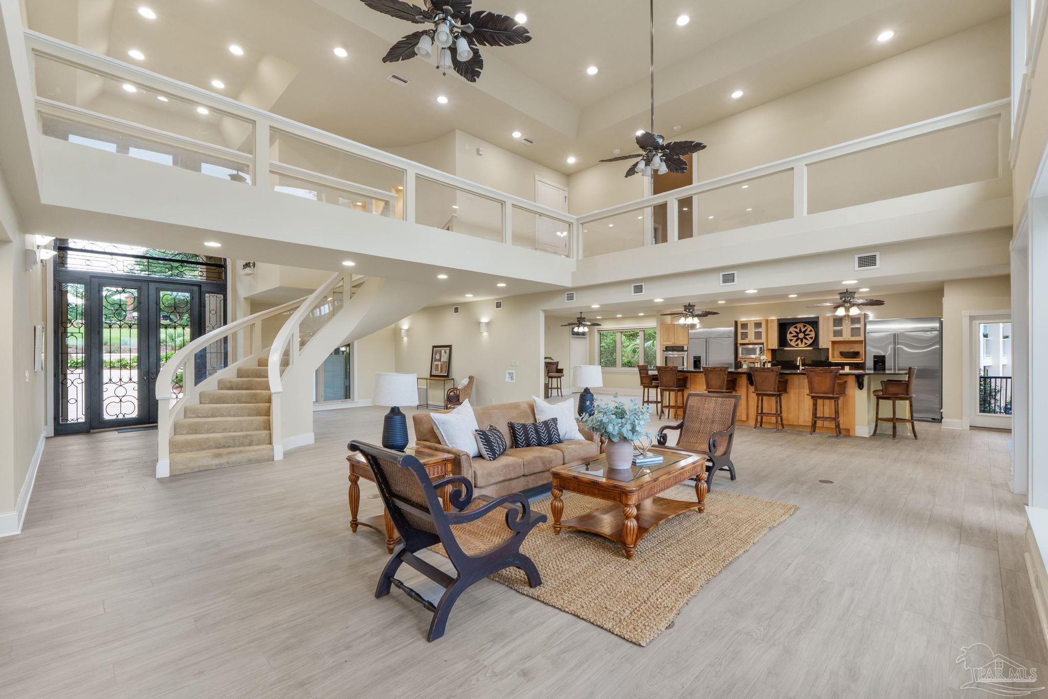 2319 Bayou Blvd