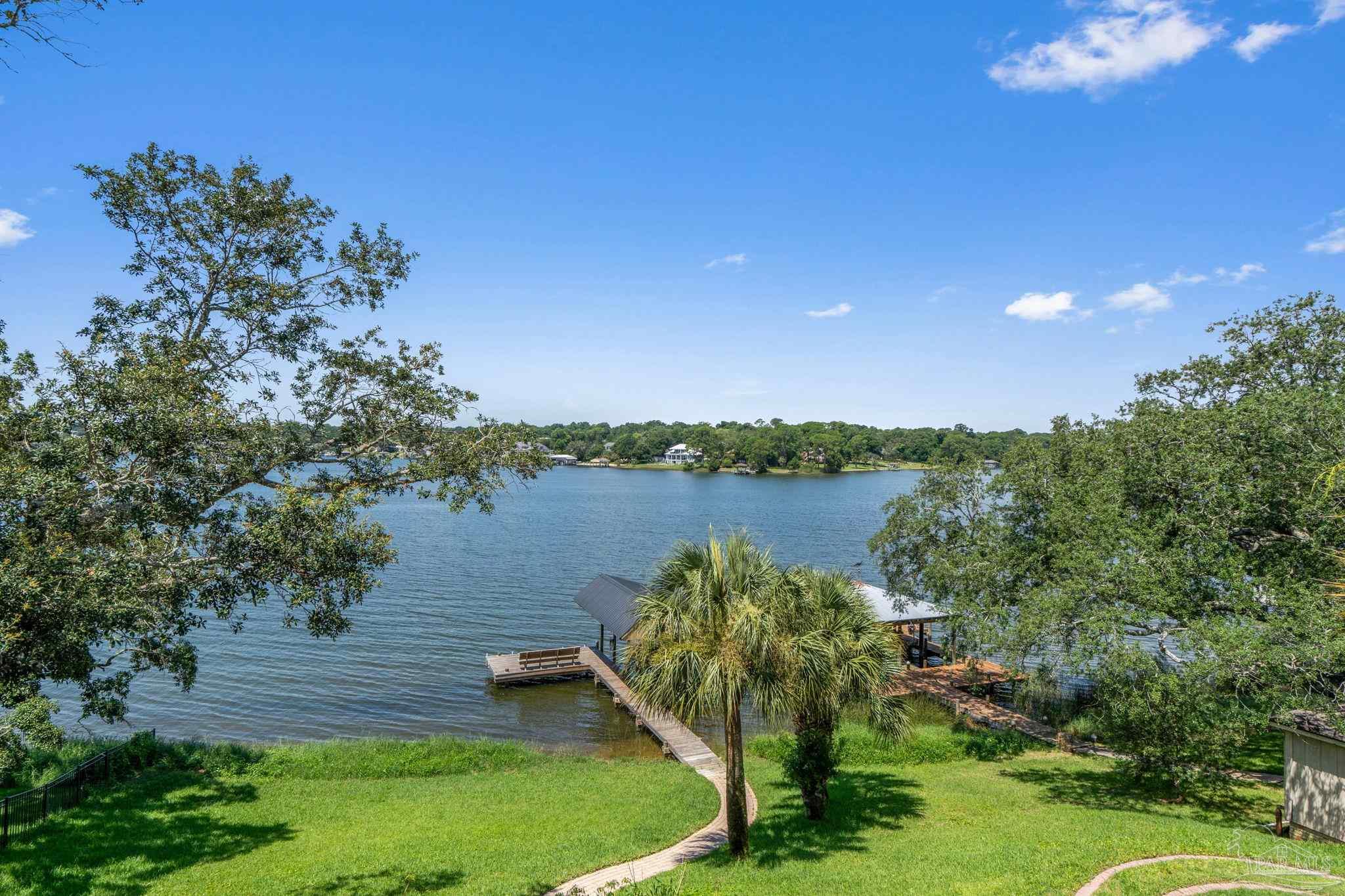 2319 Bayou Blvd
