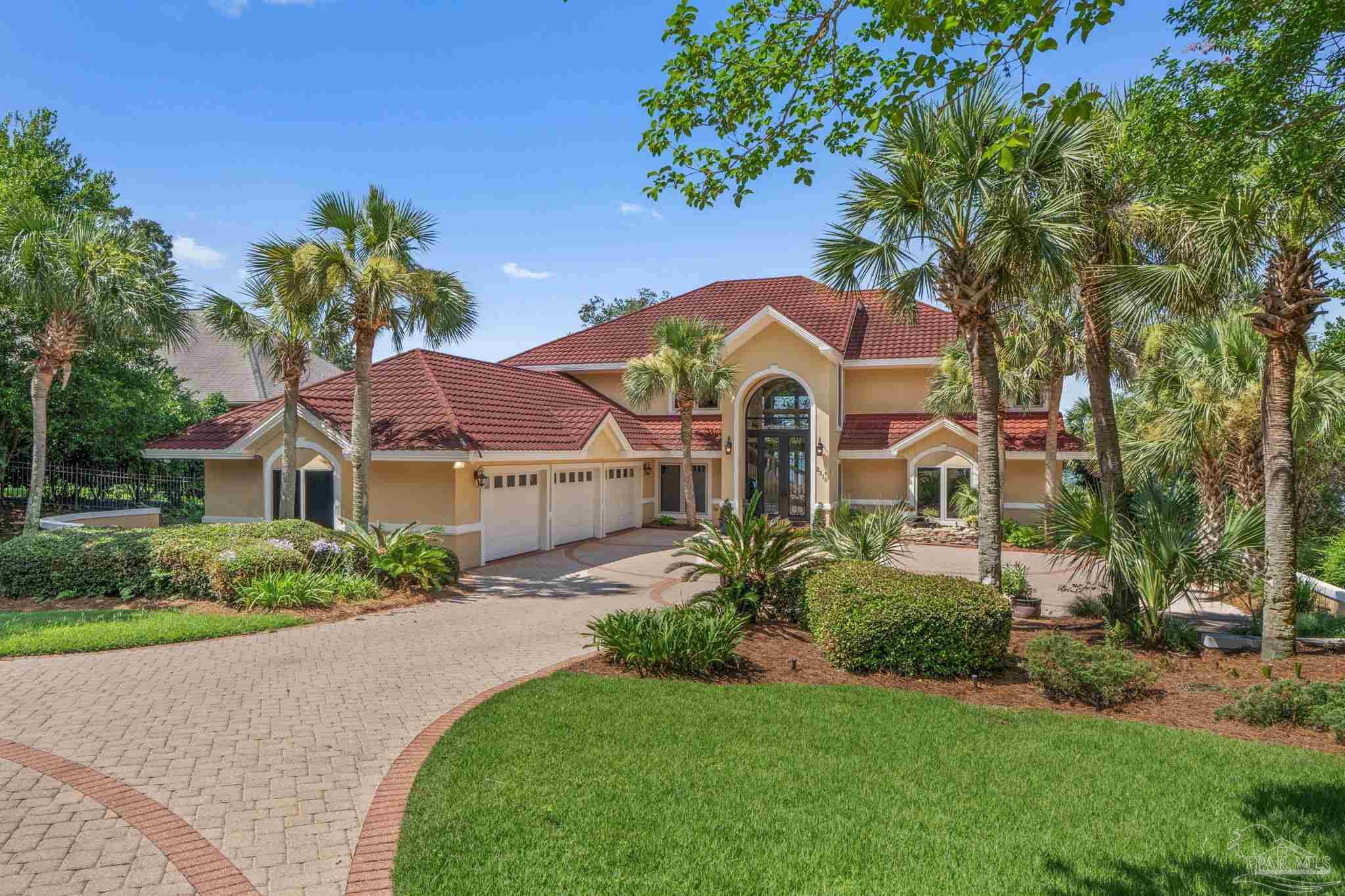 2319 Bayou Blvd