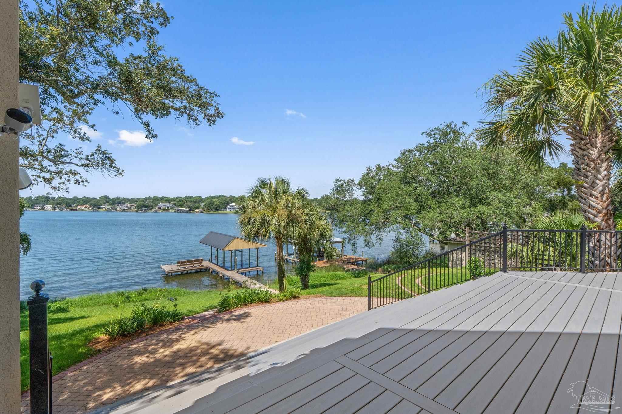 2319 Bayou Blvd