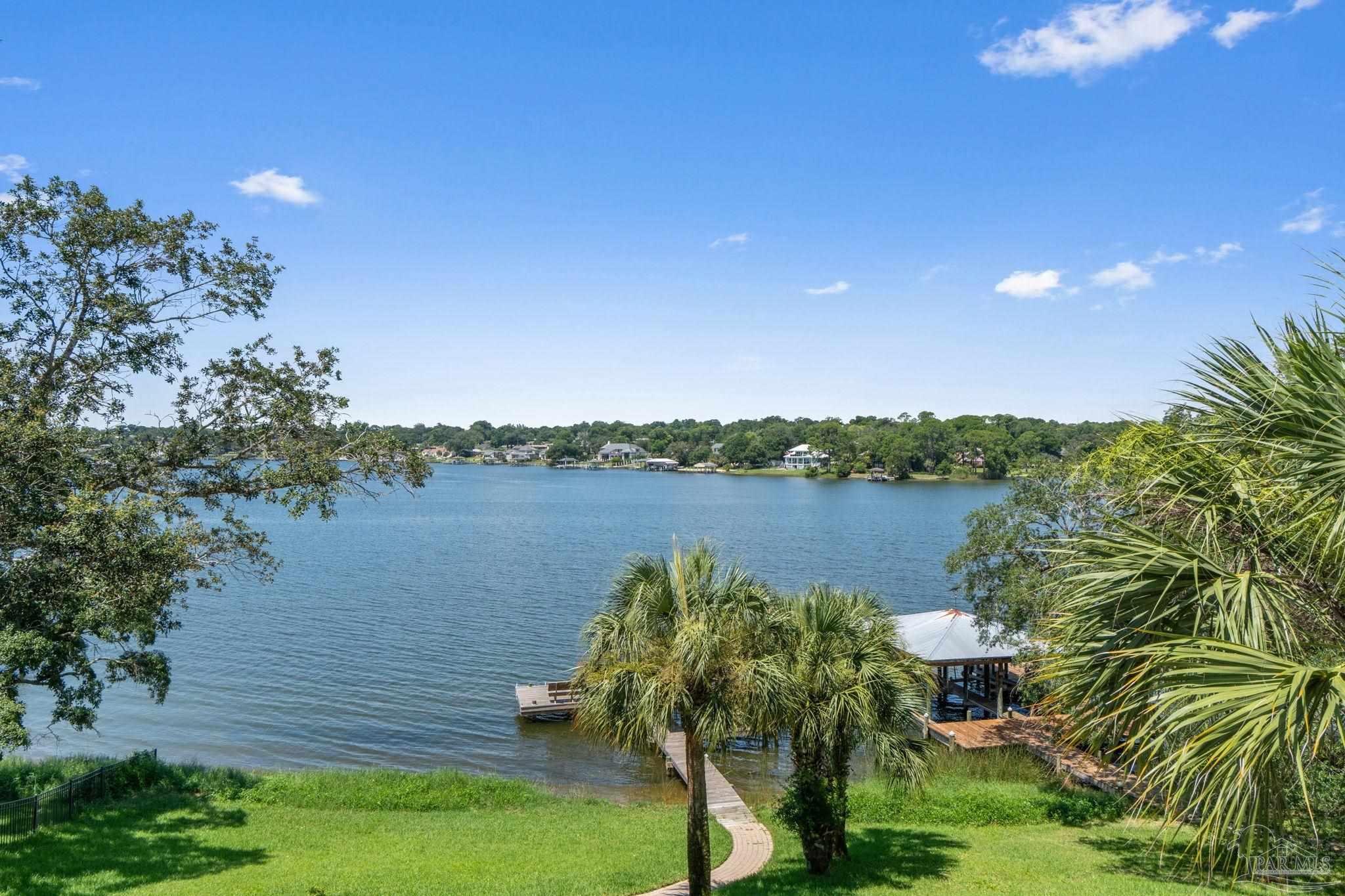 2319 Bayou Blvd