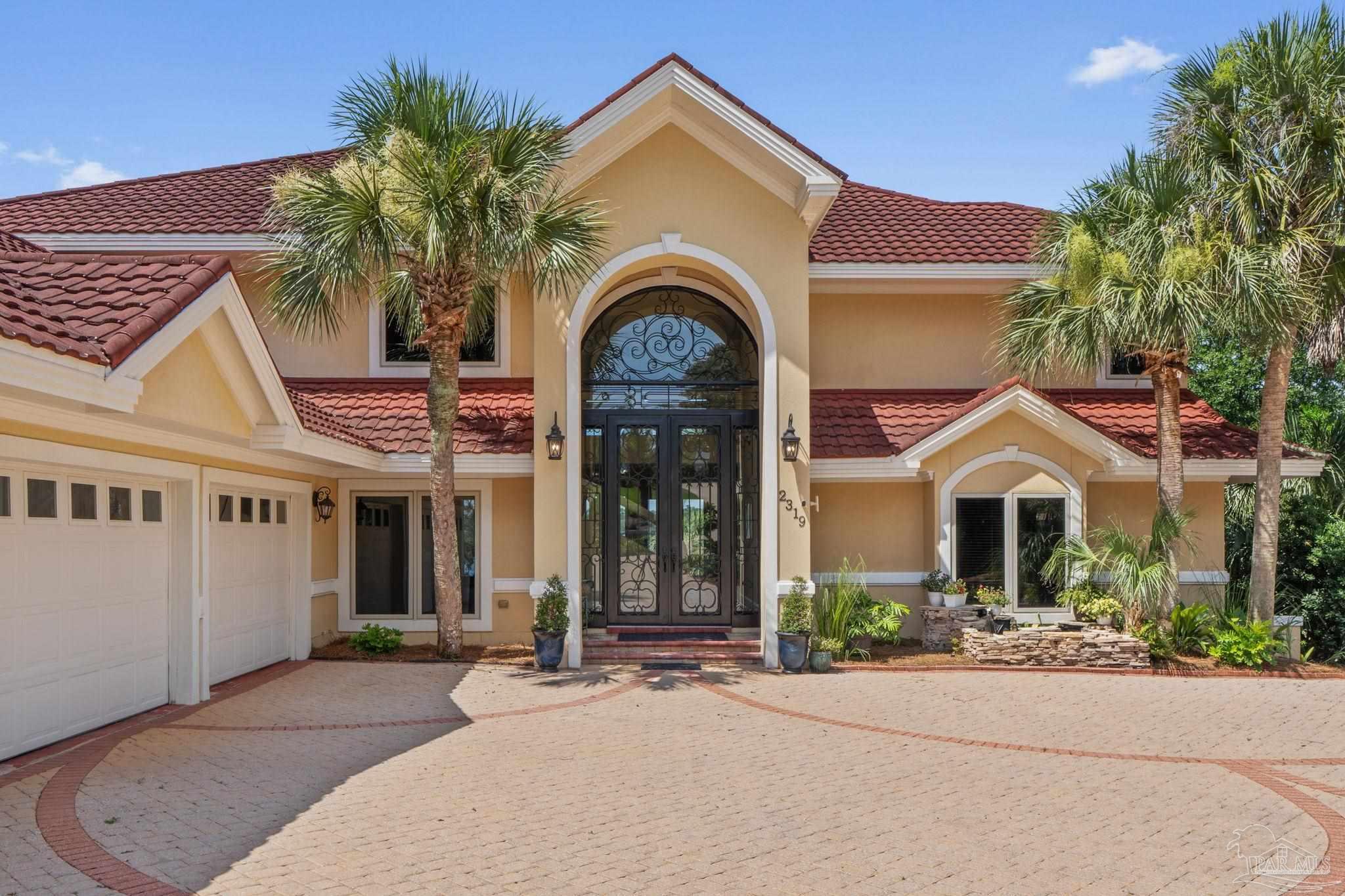 2319 Bayou Blvd