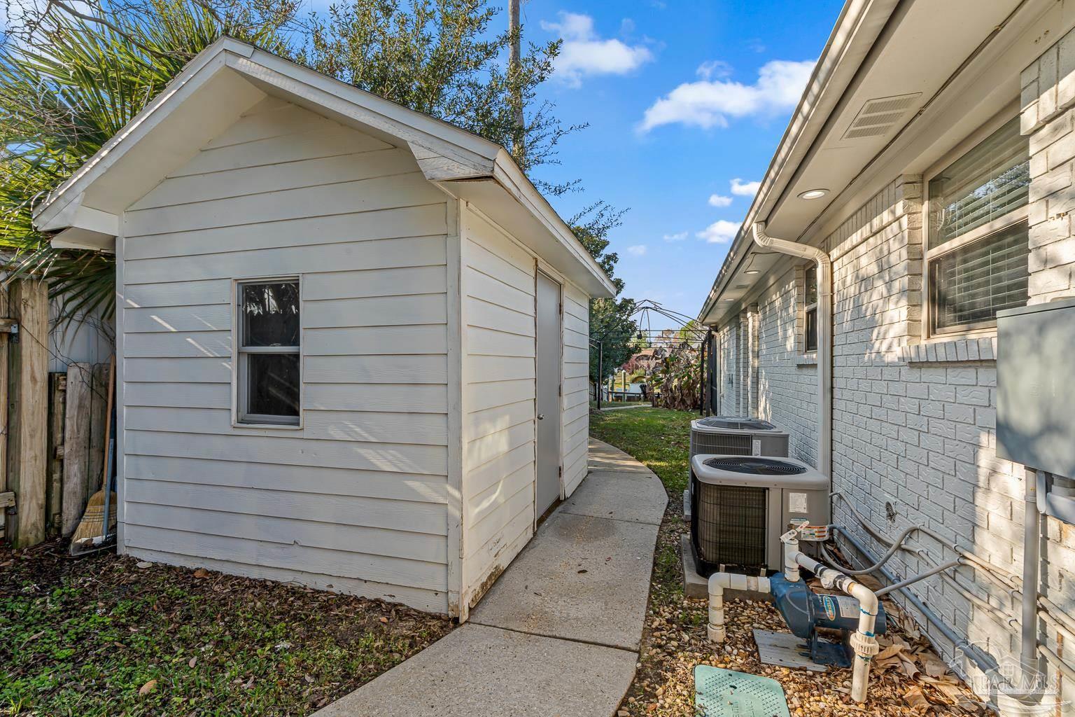 961 Aquamarine Dr