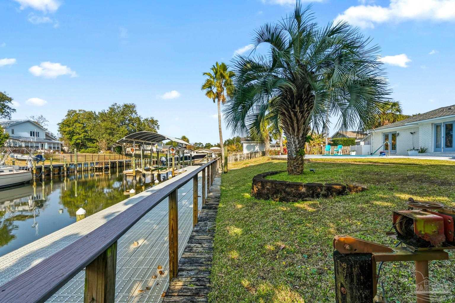 961 Aquamarine Dr