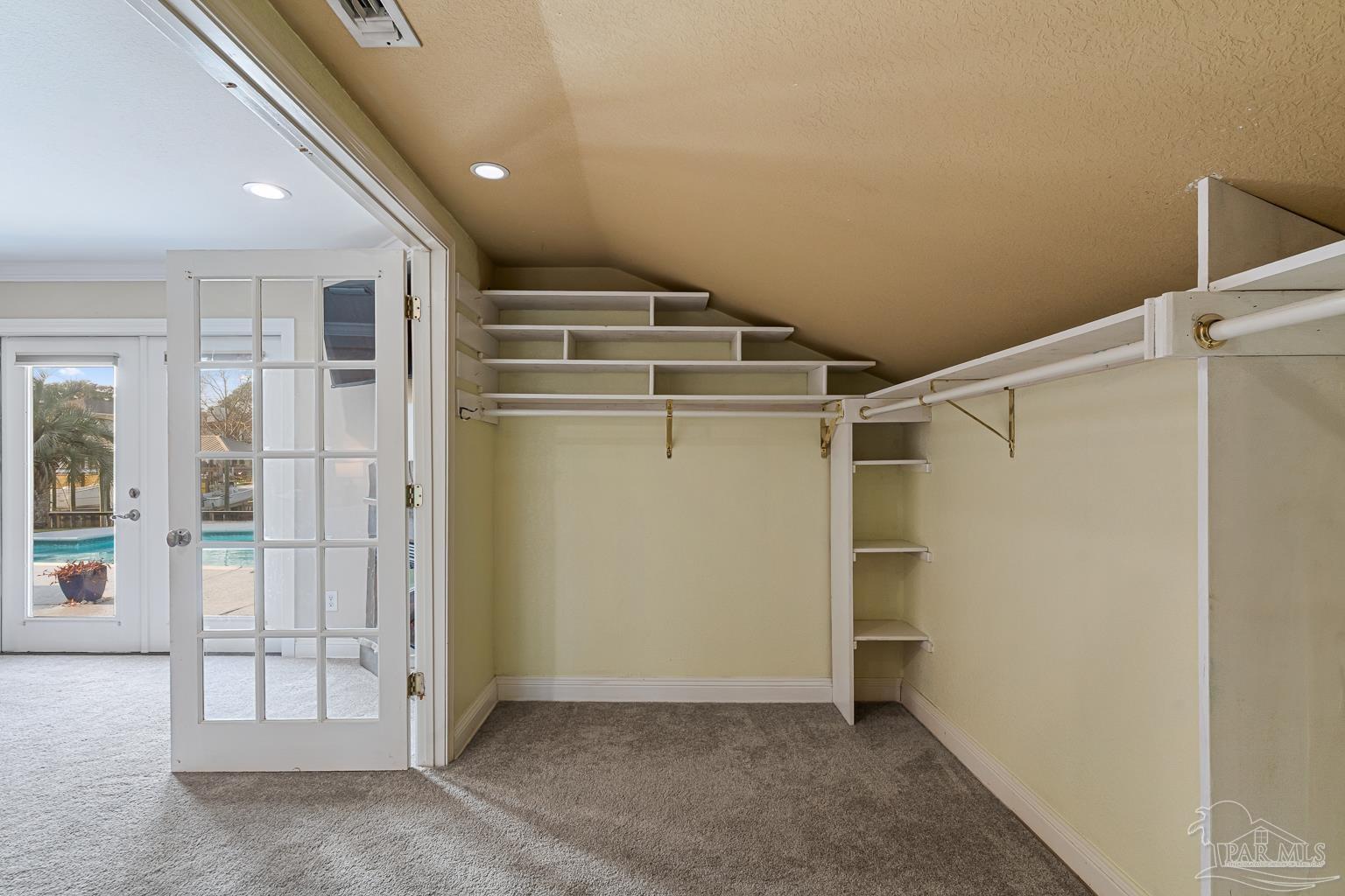 961 Aquamarine Dr