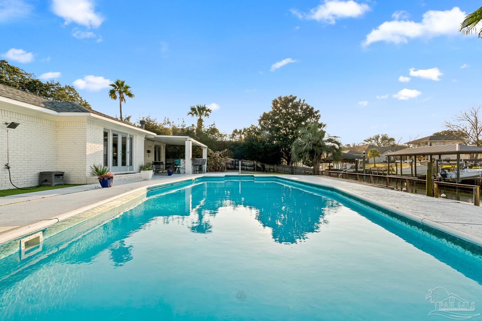 961 Aquamarine Dr