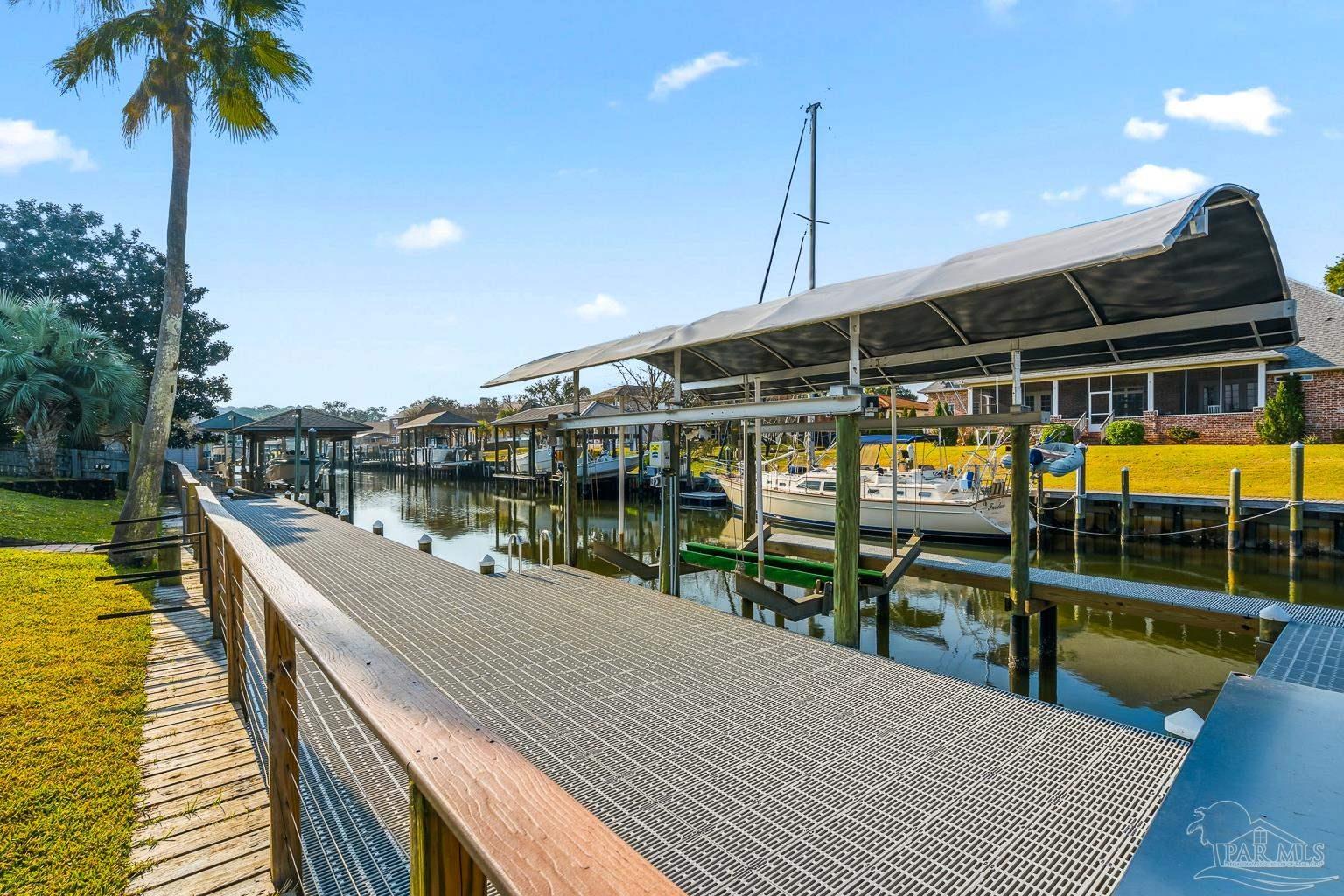 961 Aquamarine Dr