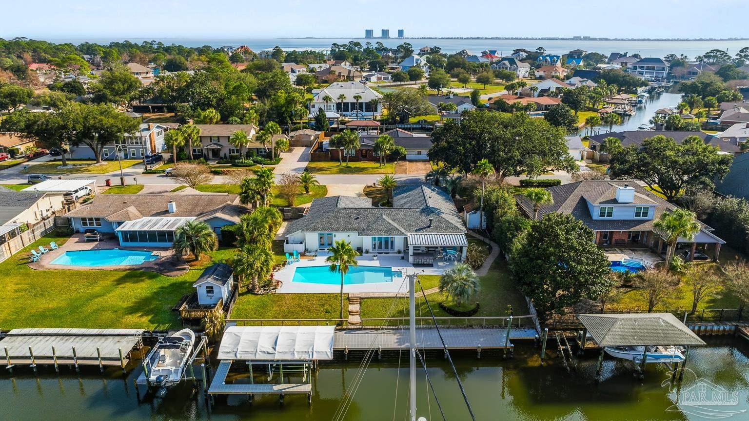961 Aquamarine Dr