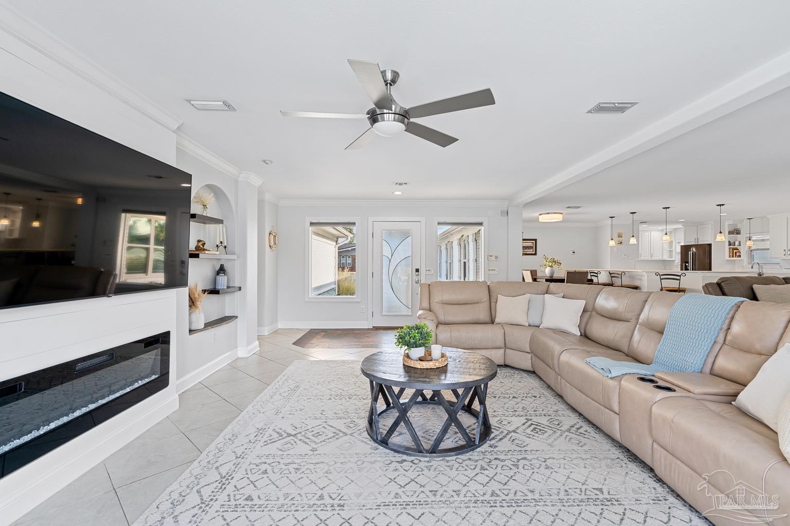 961 Aquamarine Dr