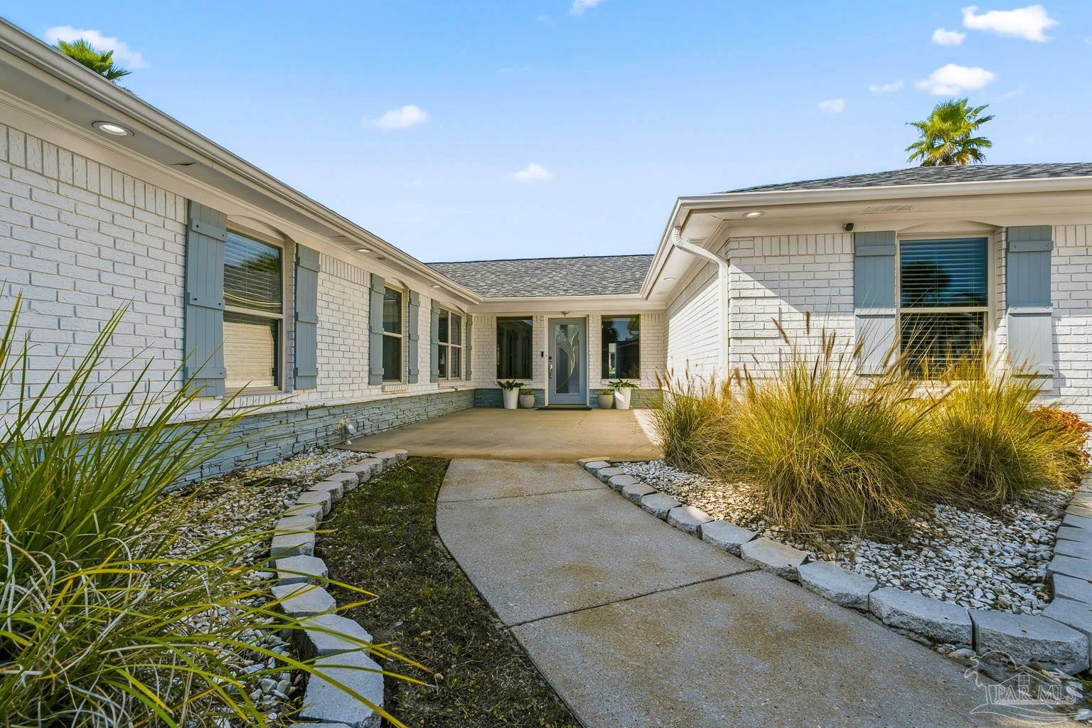 961 Aquamarine Dr