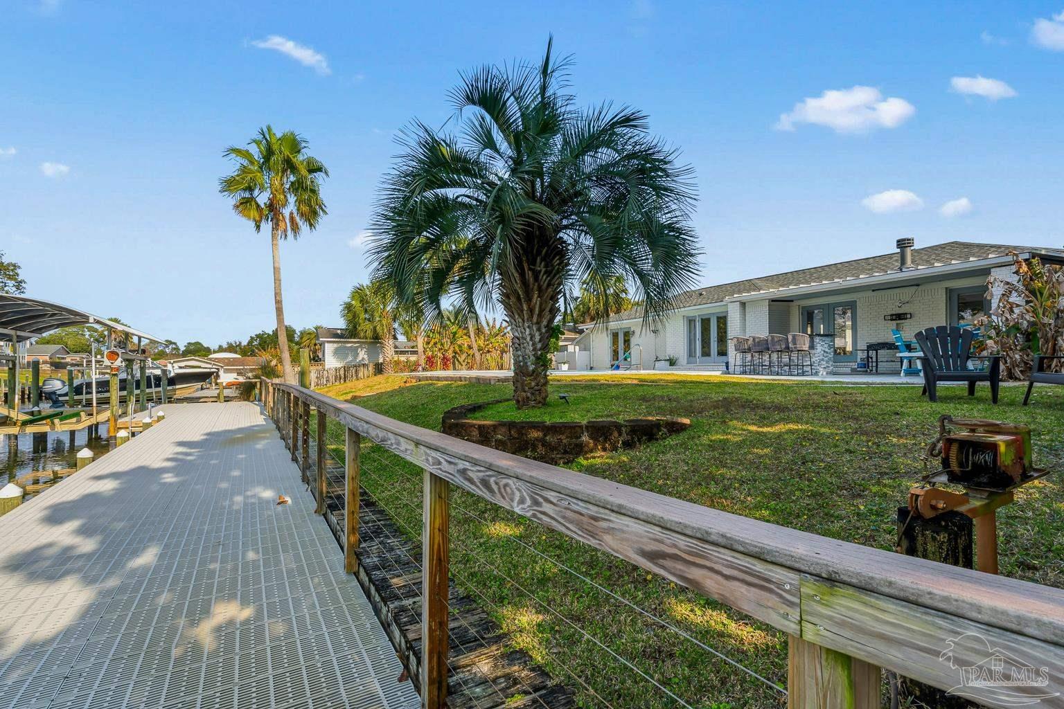 961 Aquamarine Dr