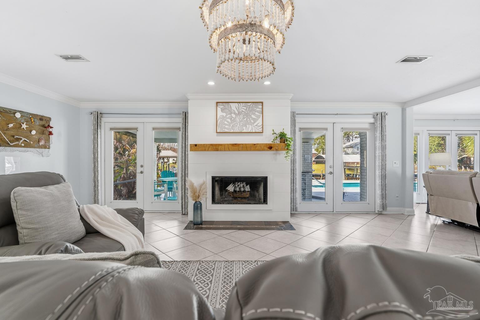 961 Aquamarine Dr