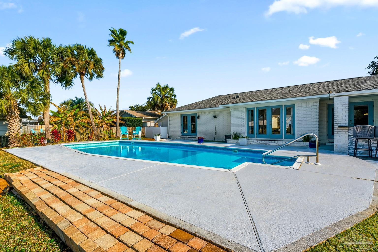961 Aquamarine Dr