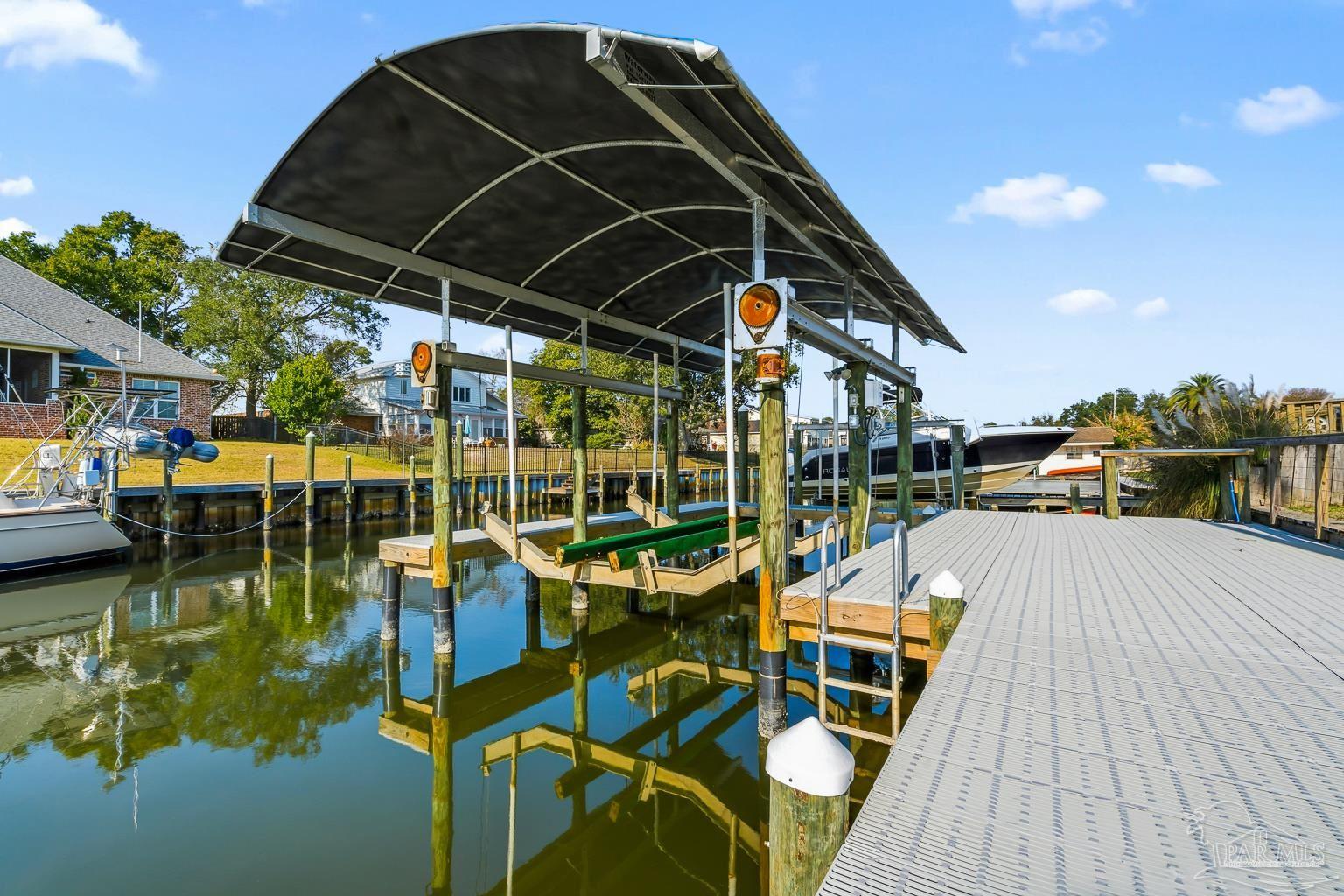 961 Aquamarine Dr