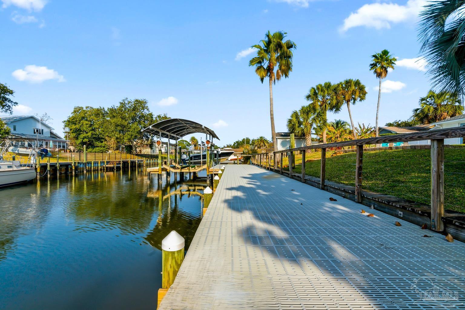 961 Aquamarine Dr