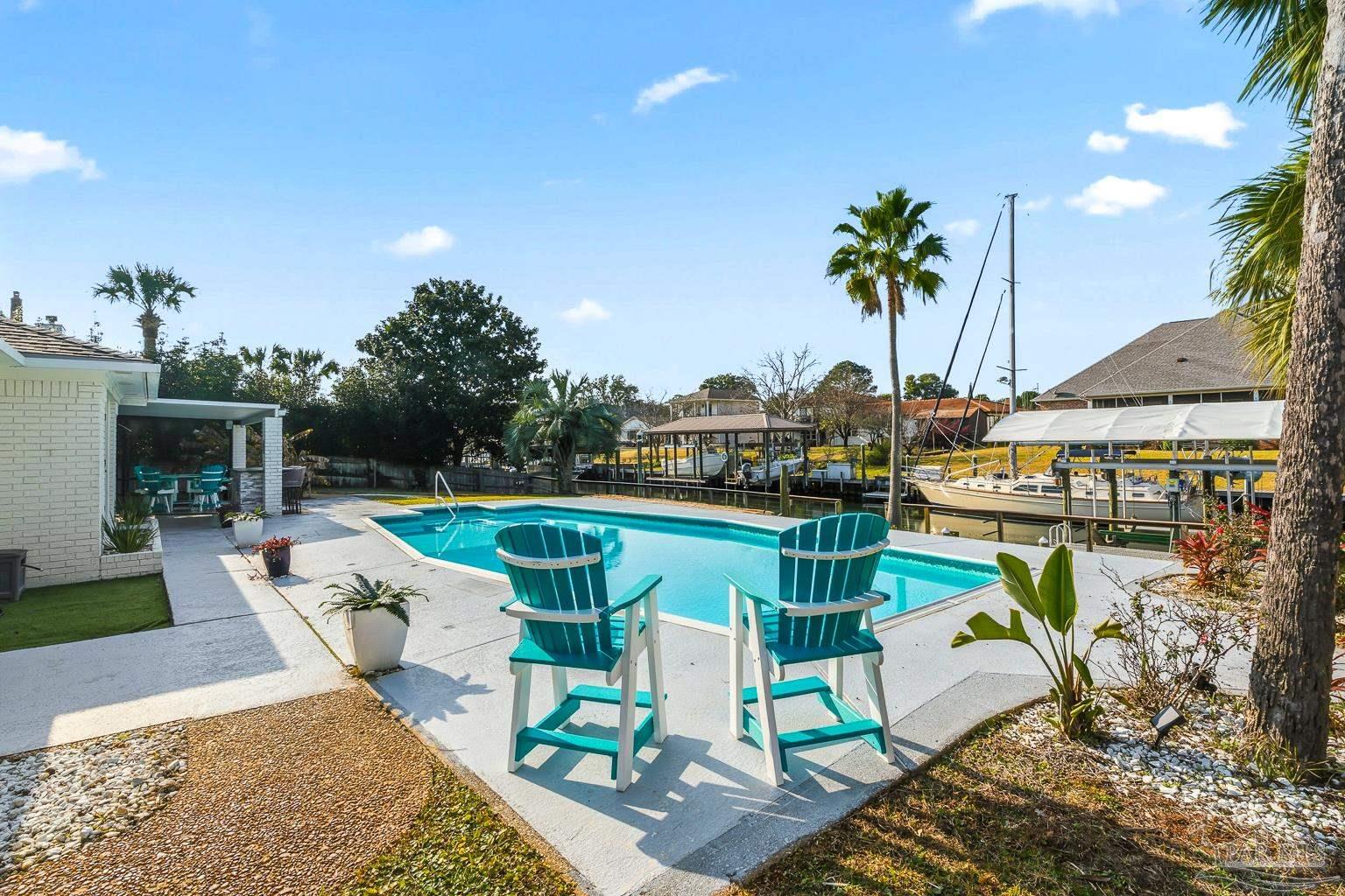 961 Aquamarine Dr