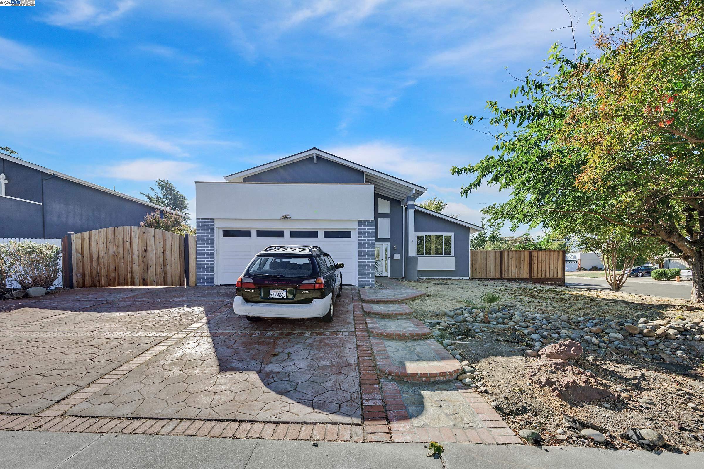 5407 Evelyn Way