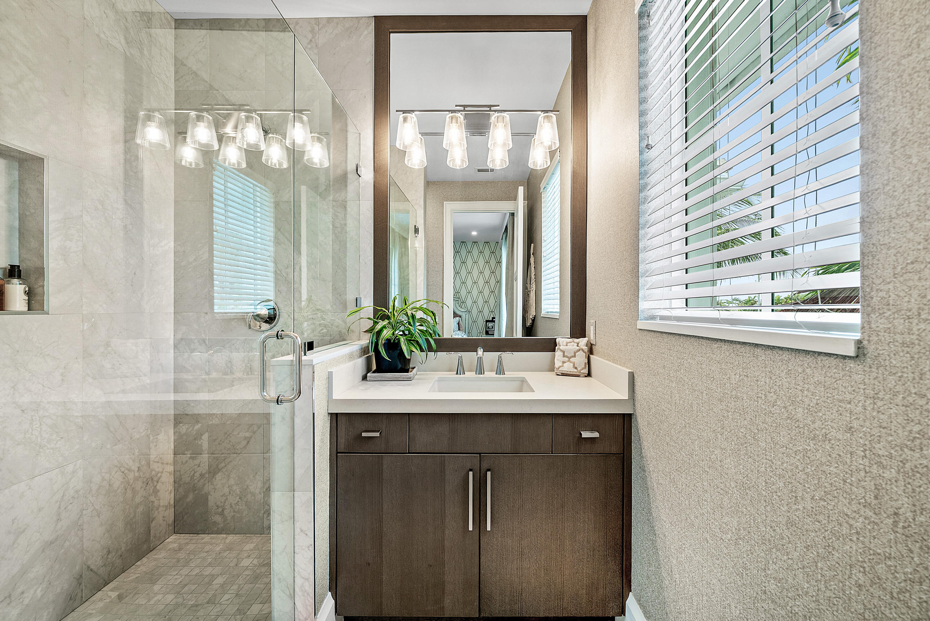 436 NE Wavecrest Way